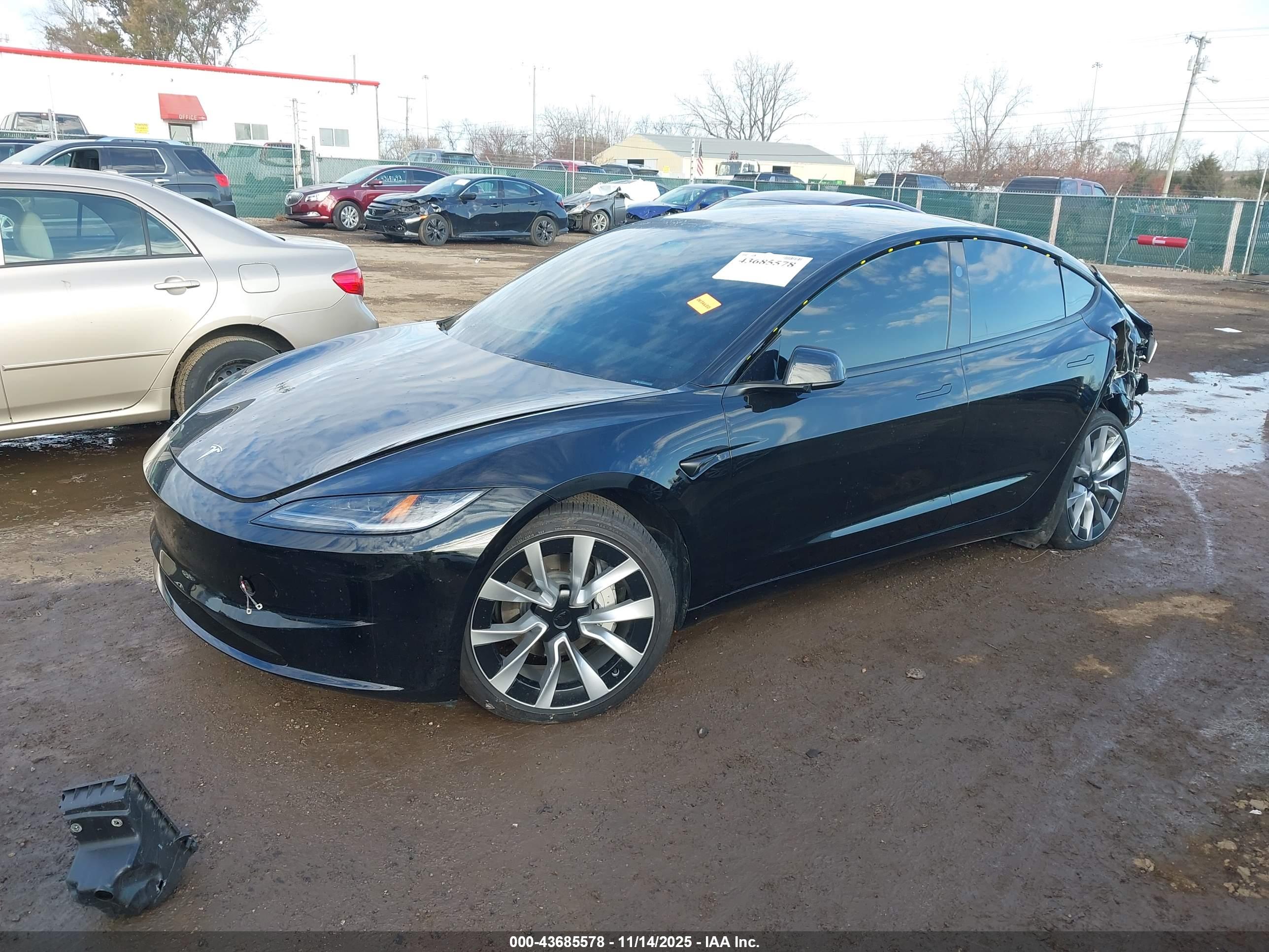 TESLA MODEL image 2