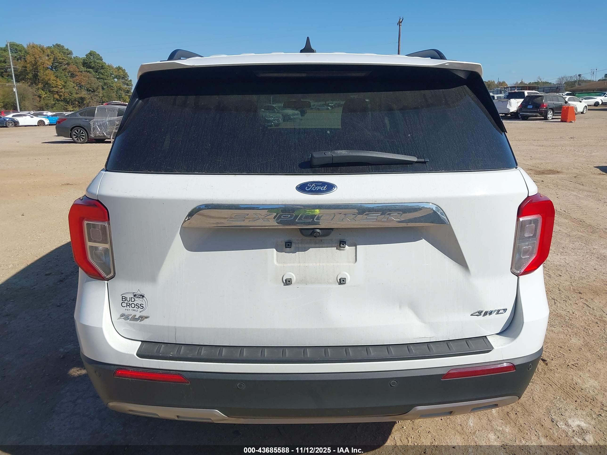 FORD EXPLORER image 6
