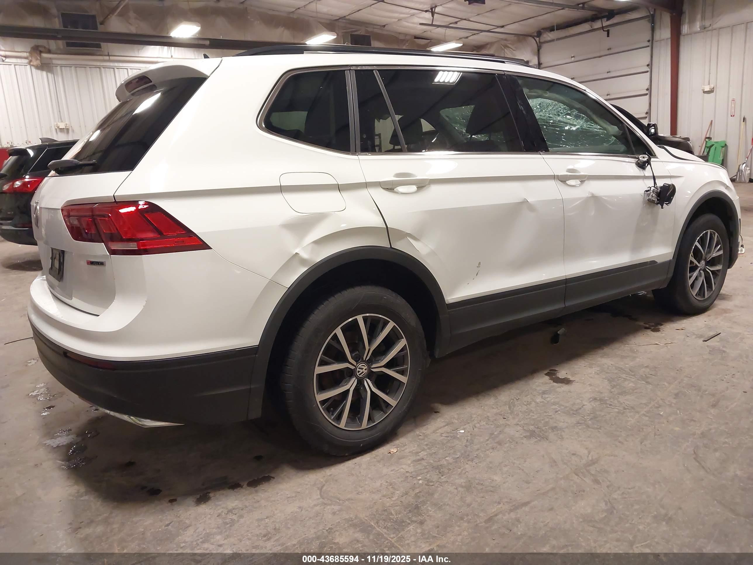 VOLKSWAGEN TIGUAN image 4