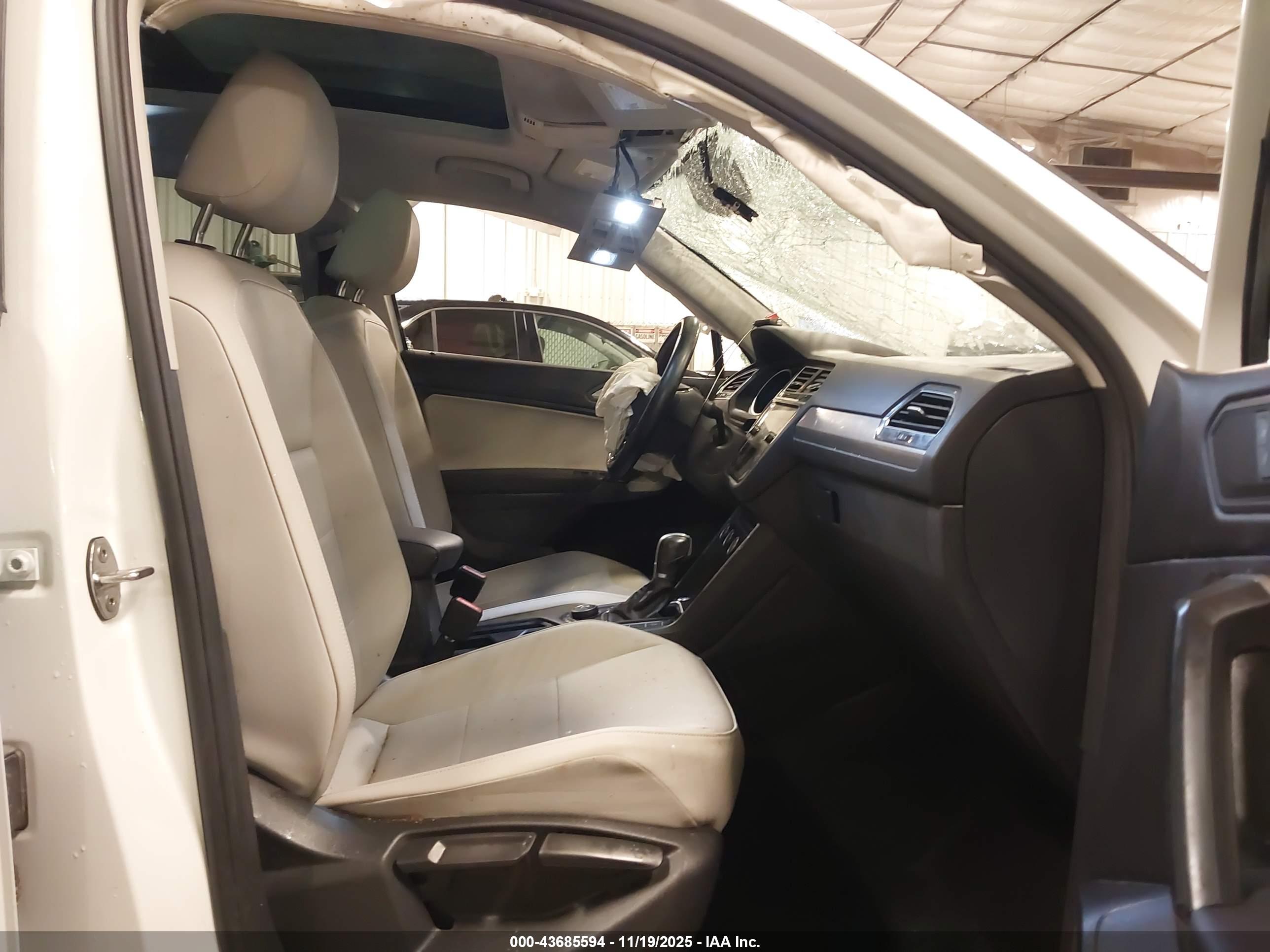VOLKSWAGEN TIGUAN image 5