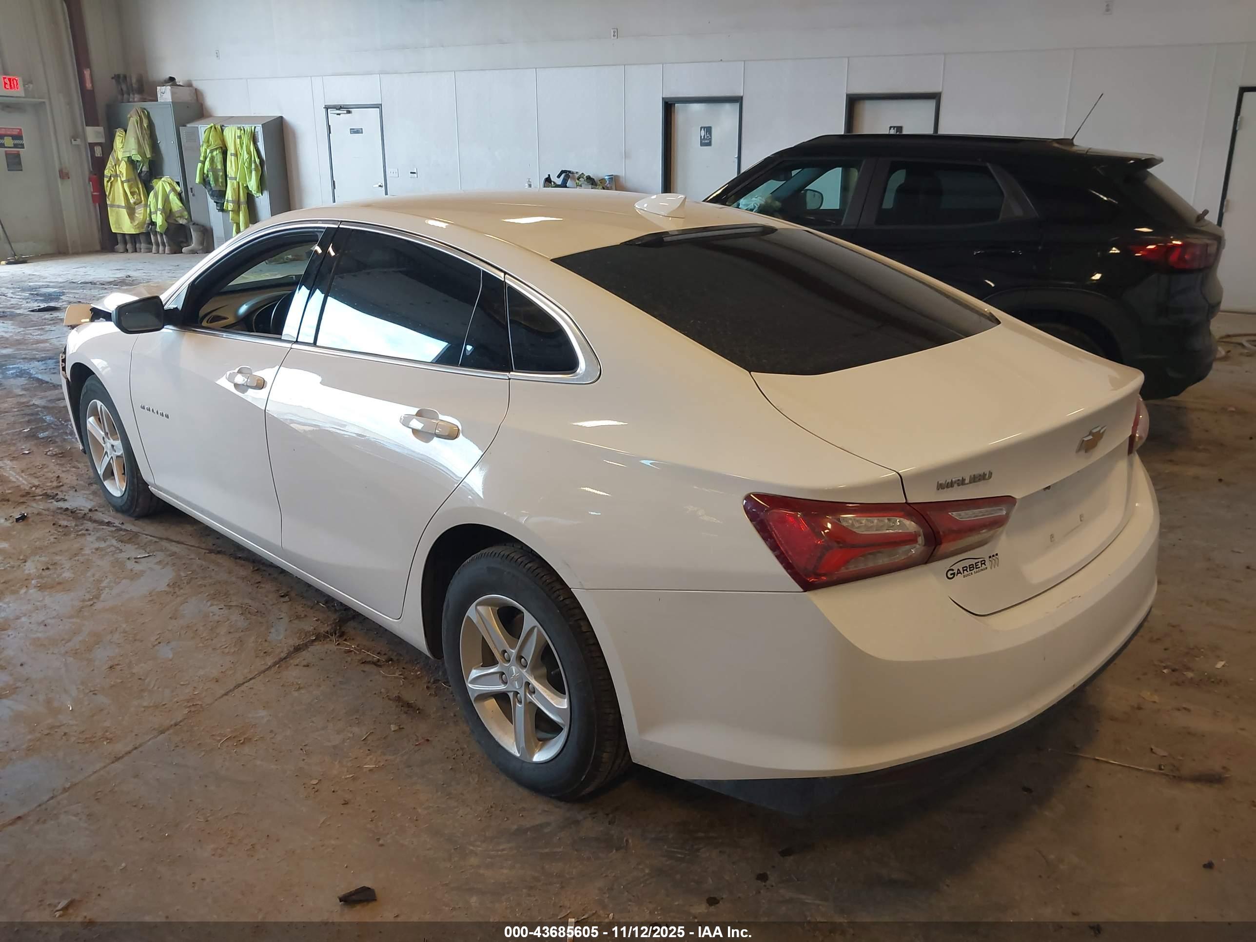 CHEVROLET MALIBU image 3