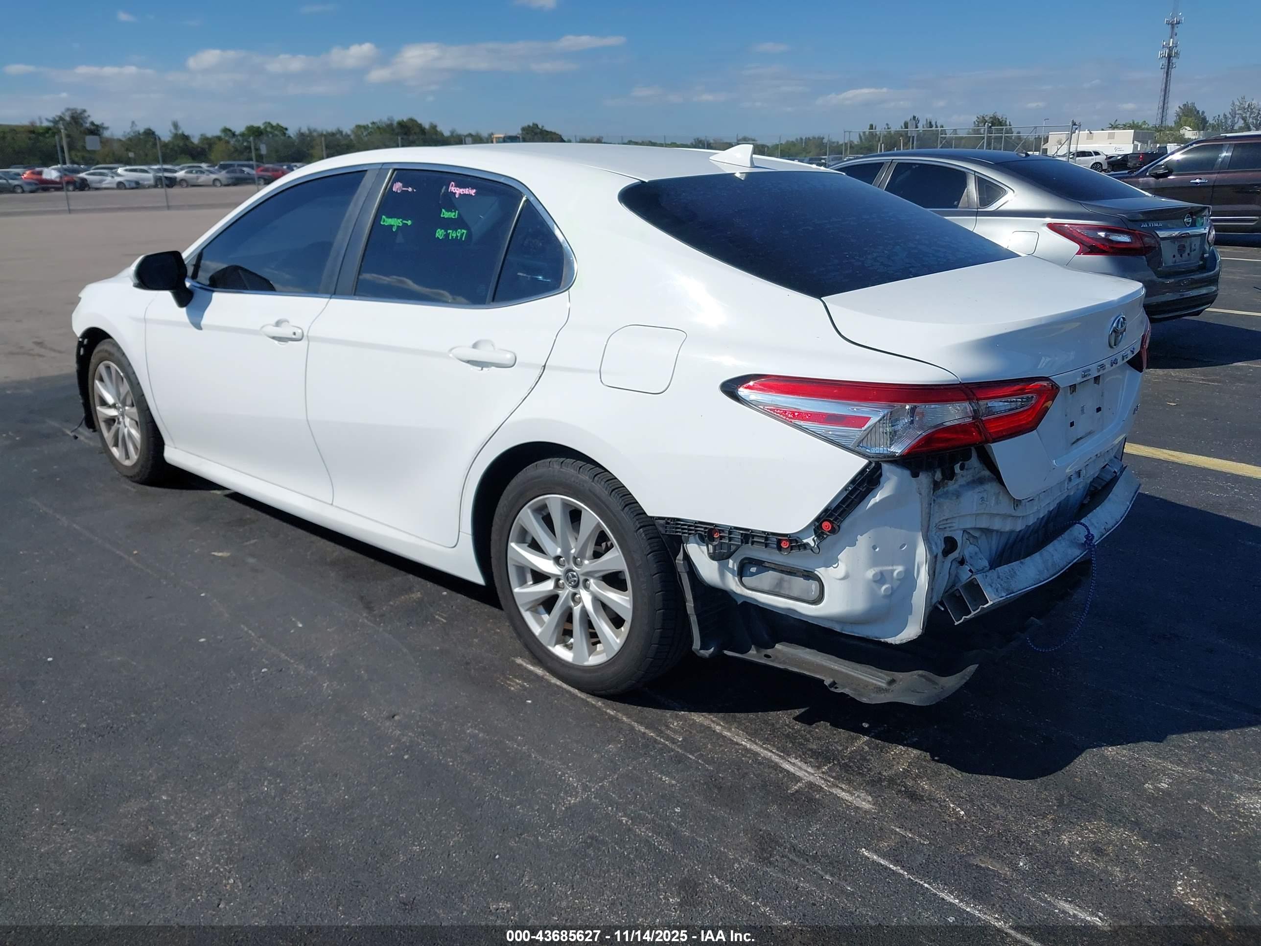 TOYOTA CAMRY image 3