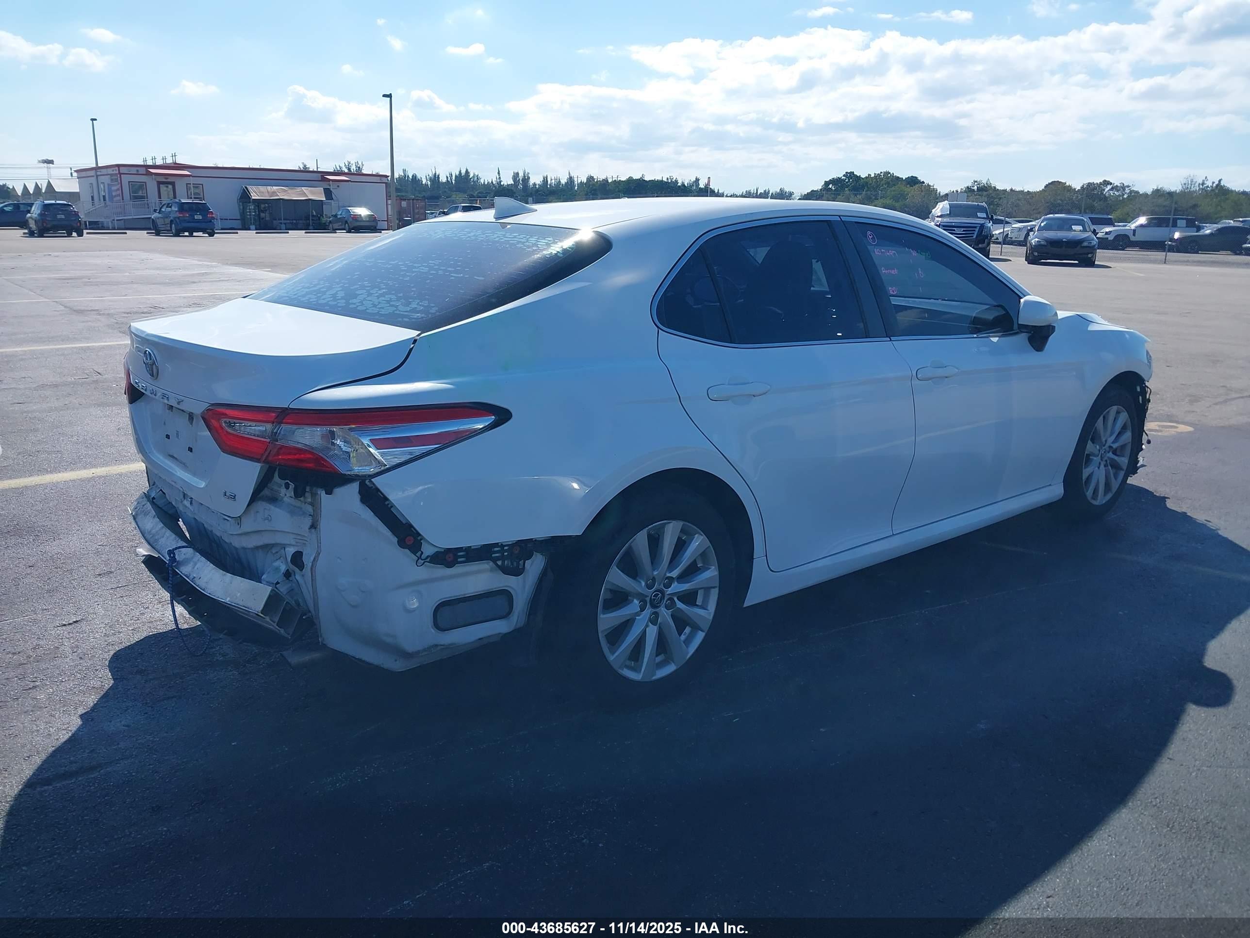 TOYOTA CAMRY image 4