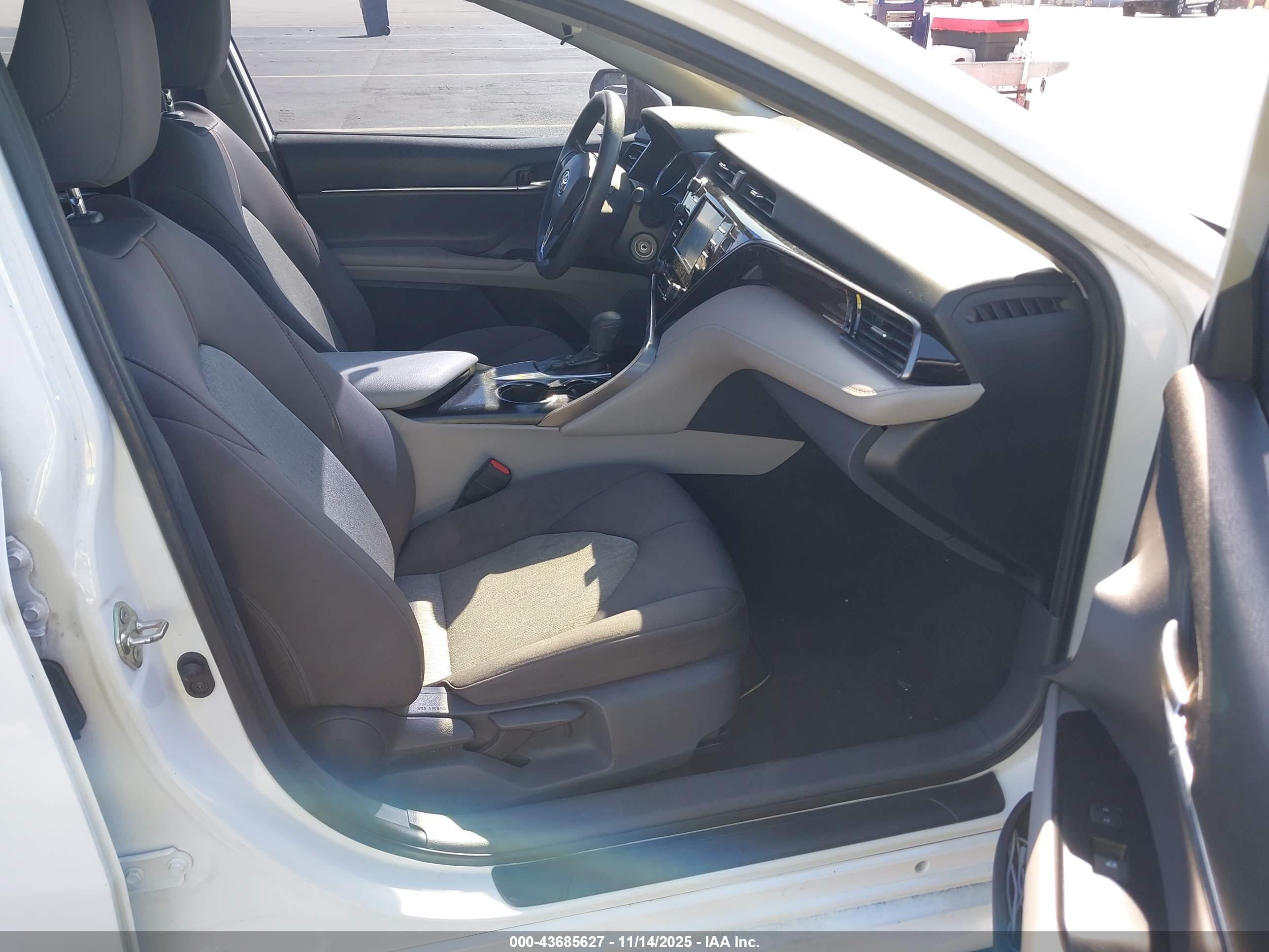 TOYOTA CAMRY image 5