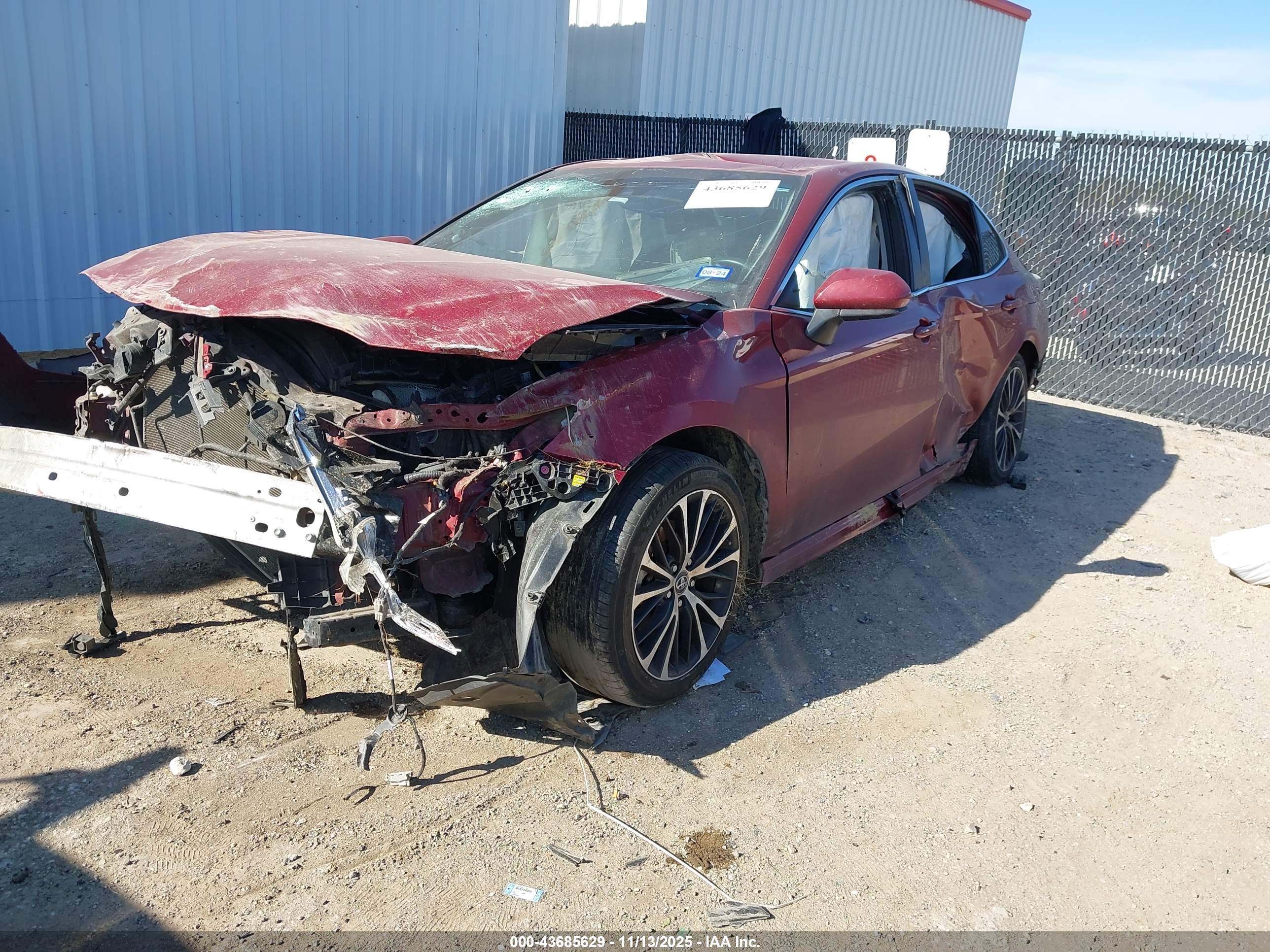TOYOTA CAMRY image 2