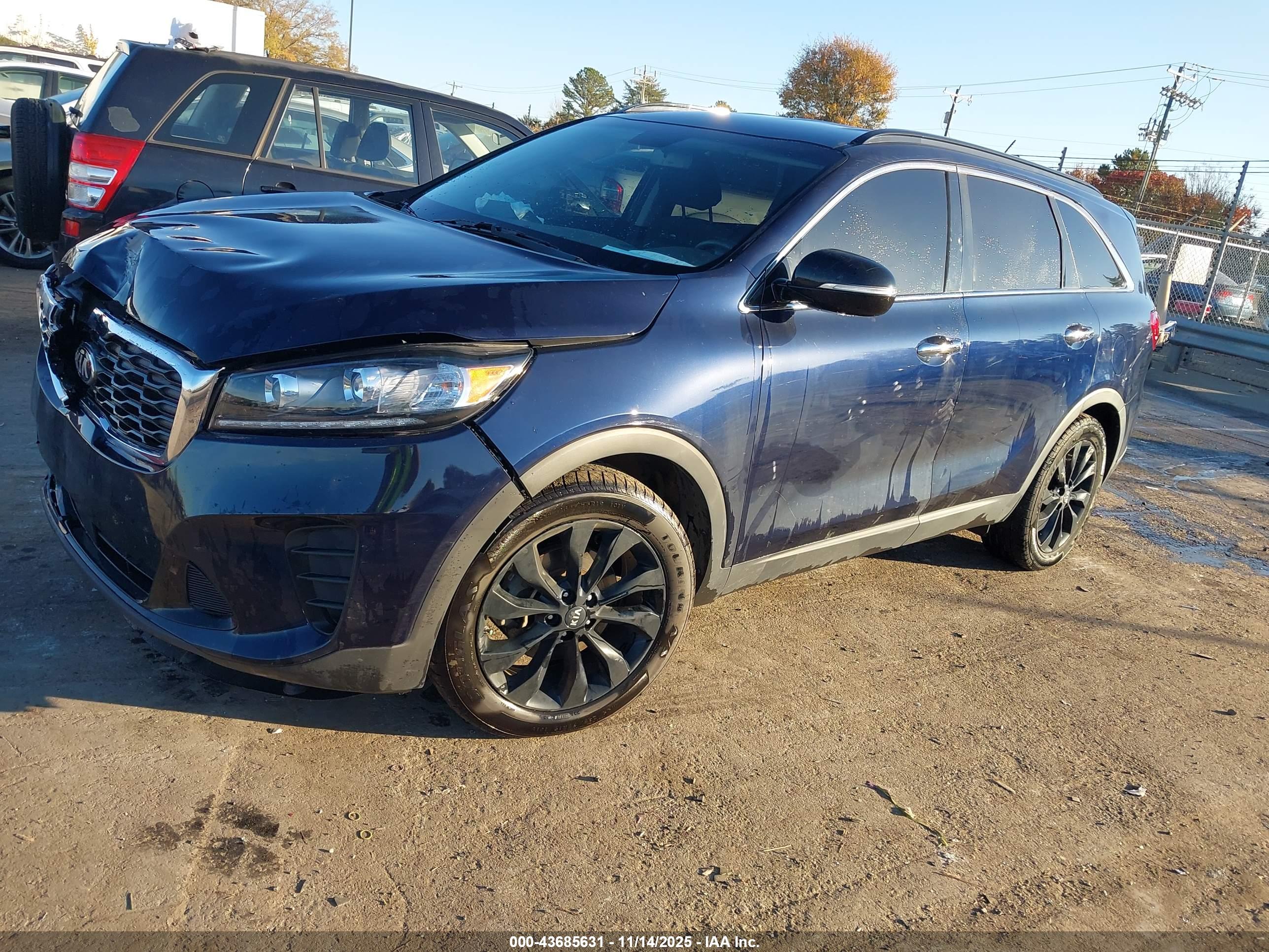 KIA SORENTO image 2