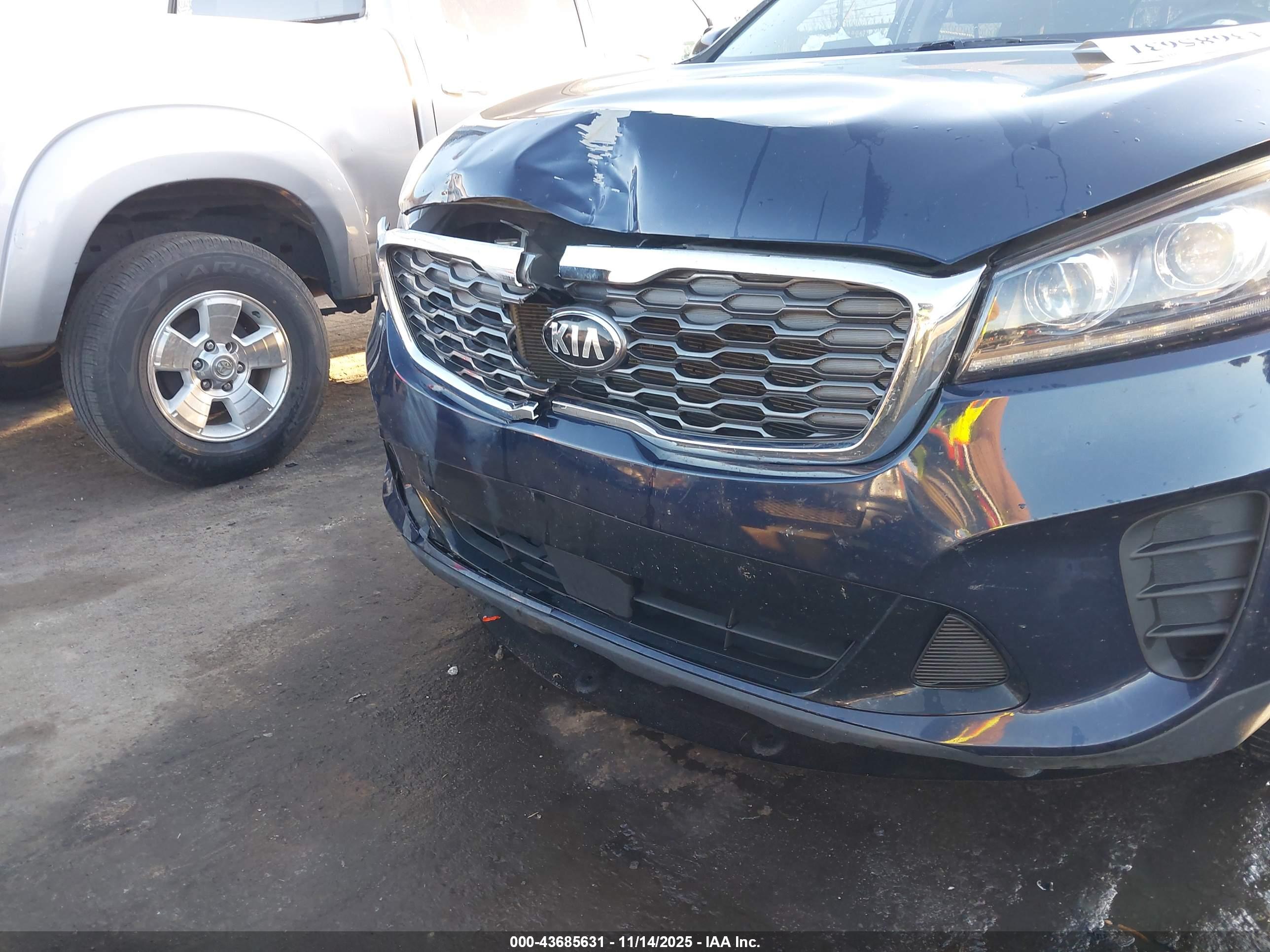 KIA SORENTO image 6