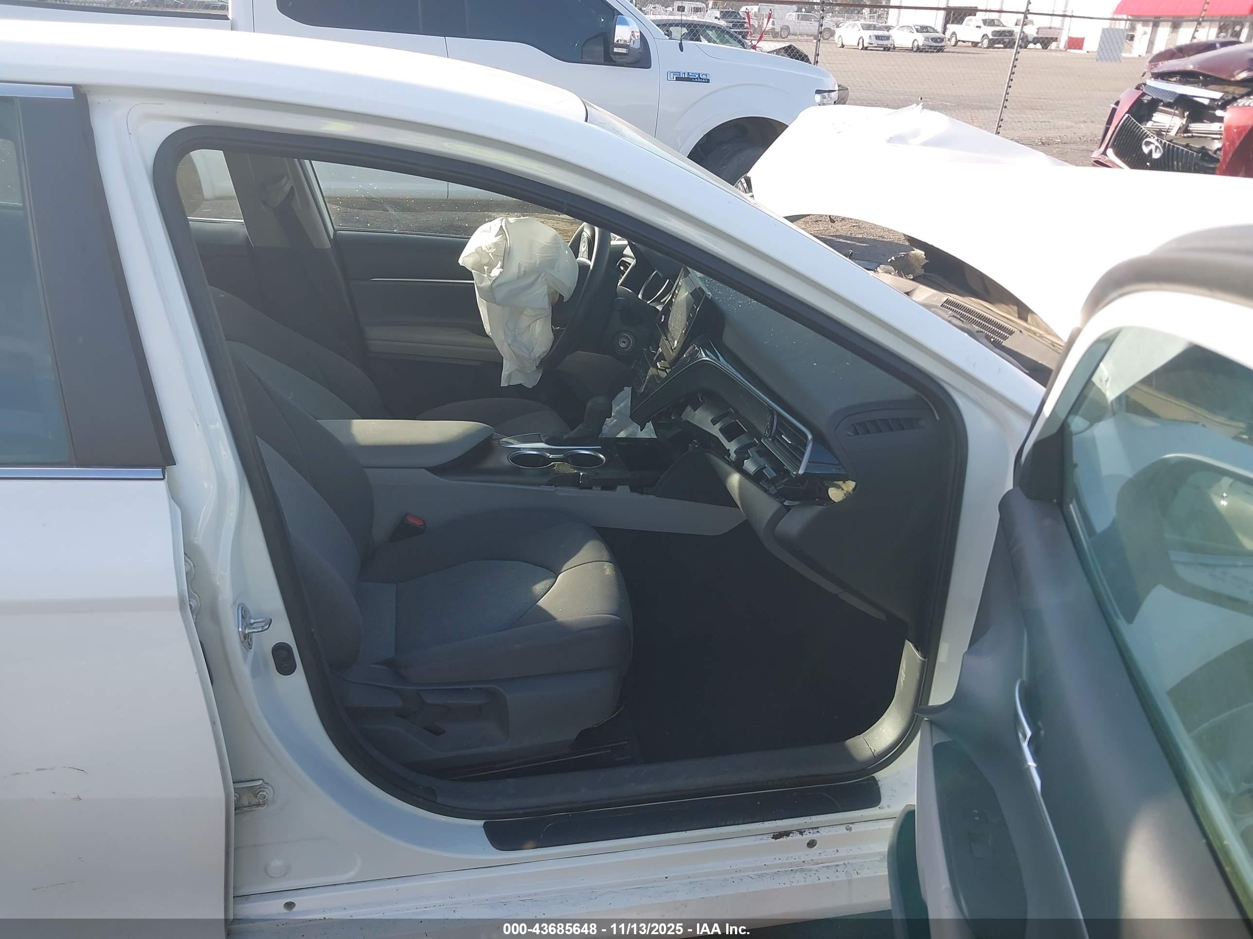 TOYOTA CAMRY image 5