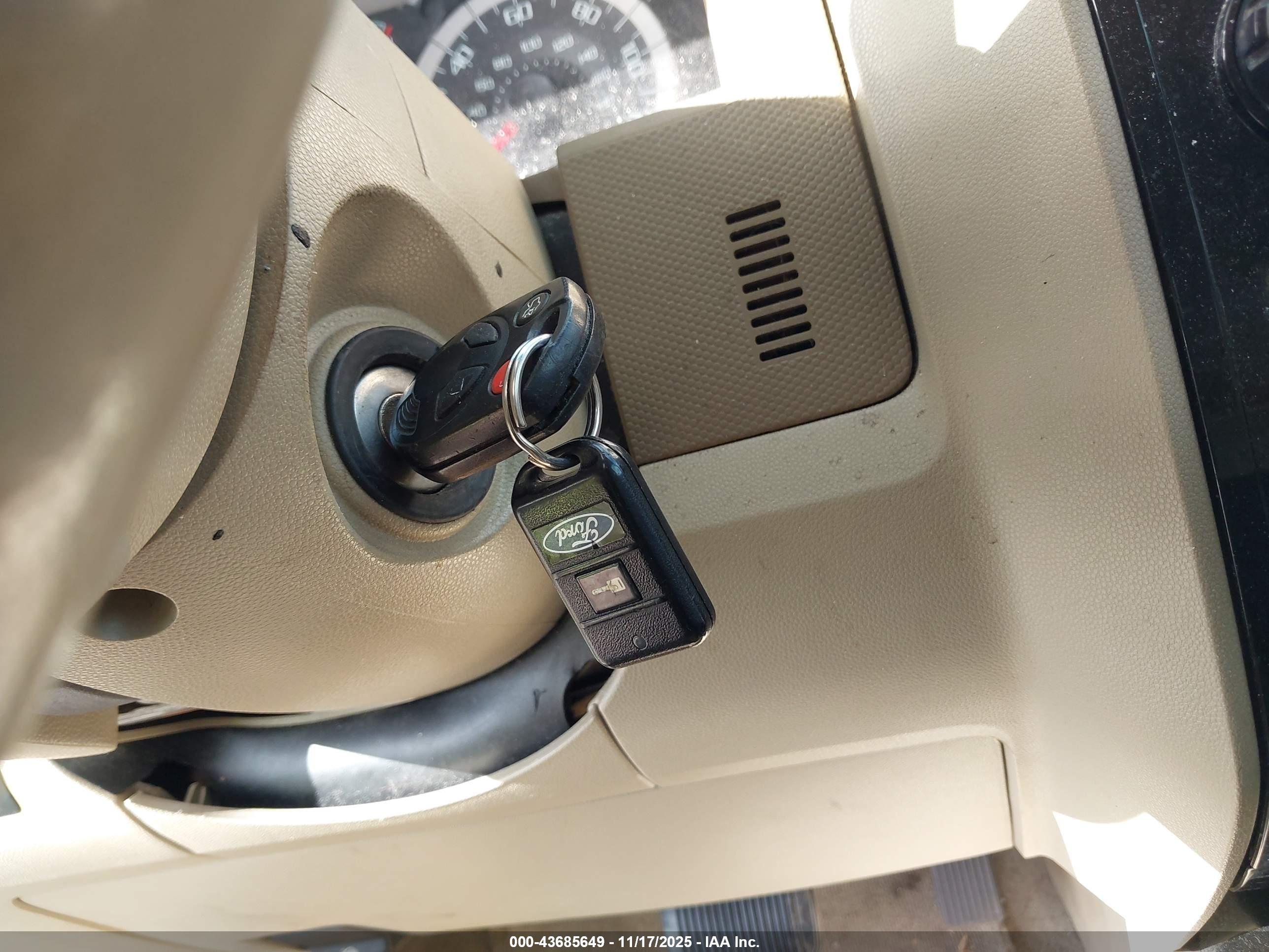 FORD ESCAPE image 11