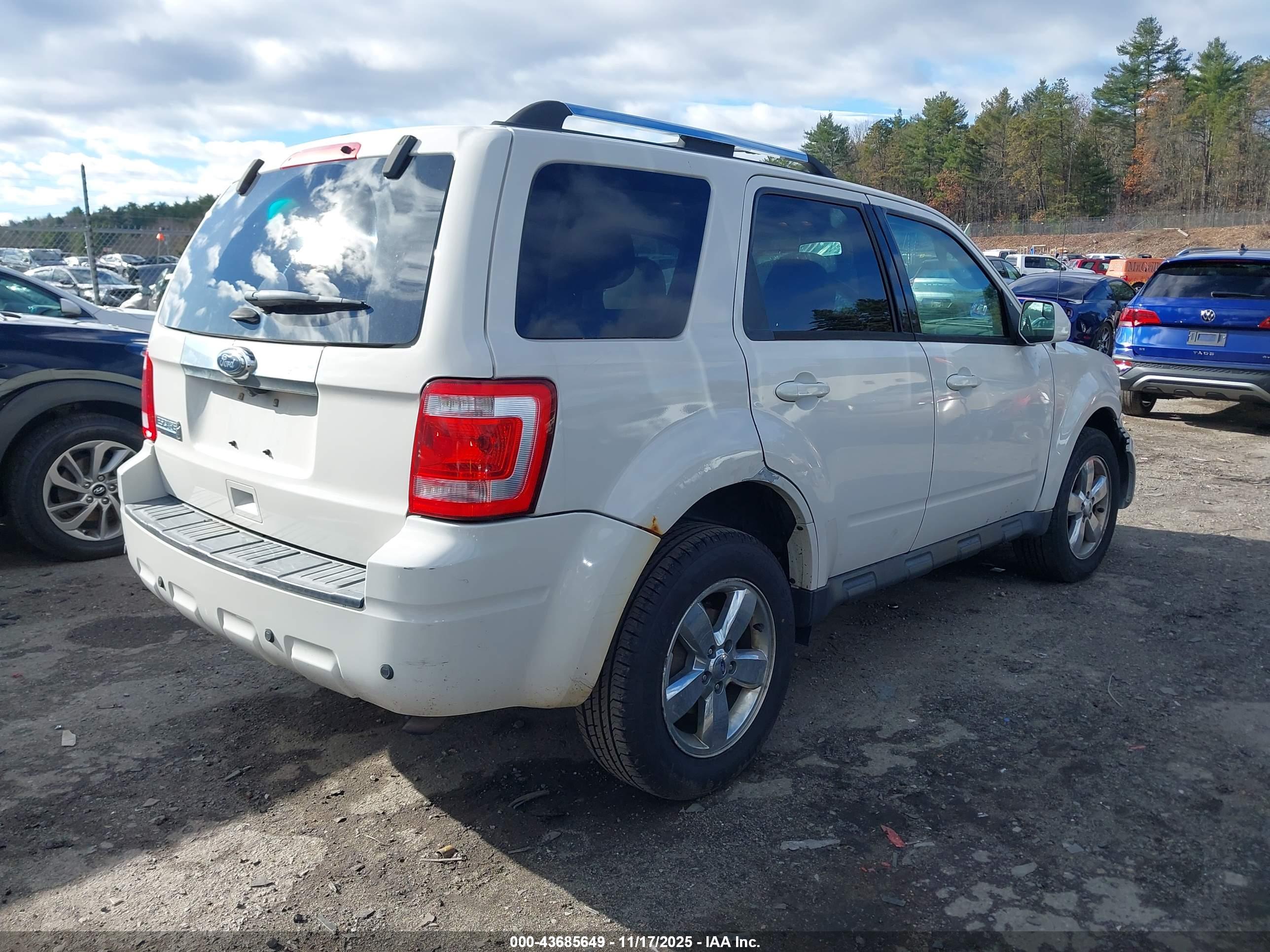 FORD ESCAPE image 4