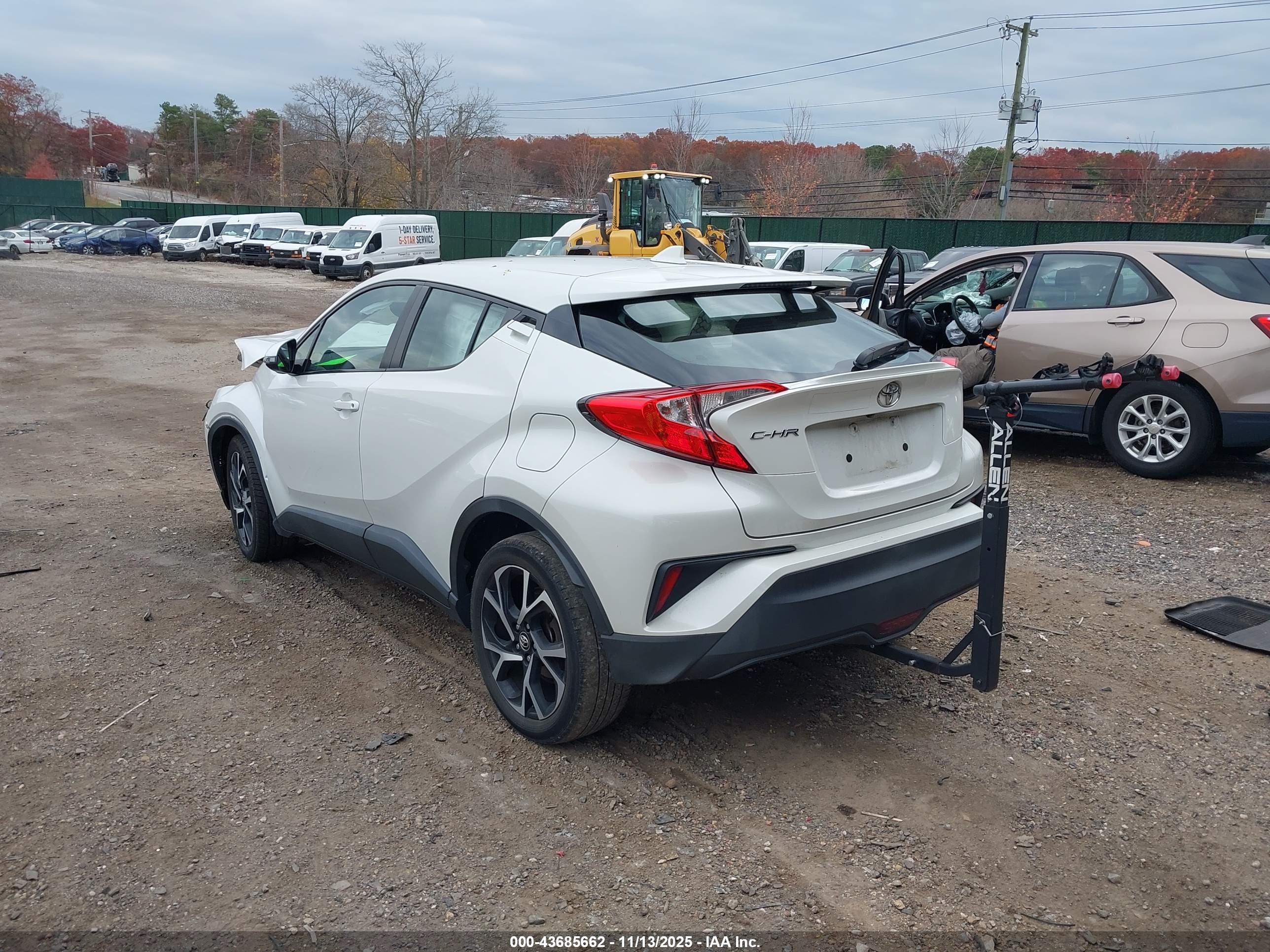 TOYOTA C-HR image 3