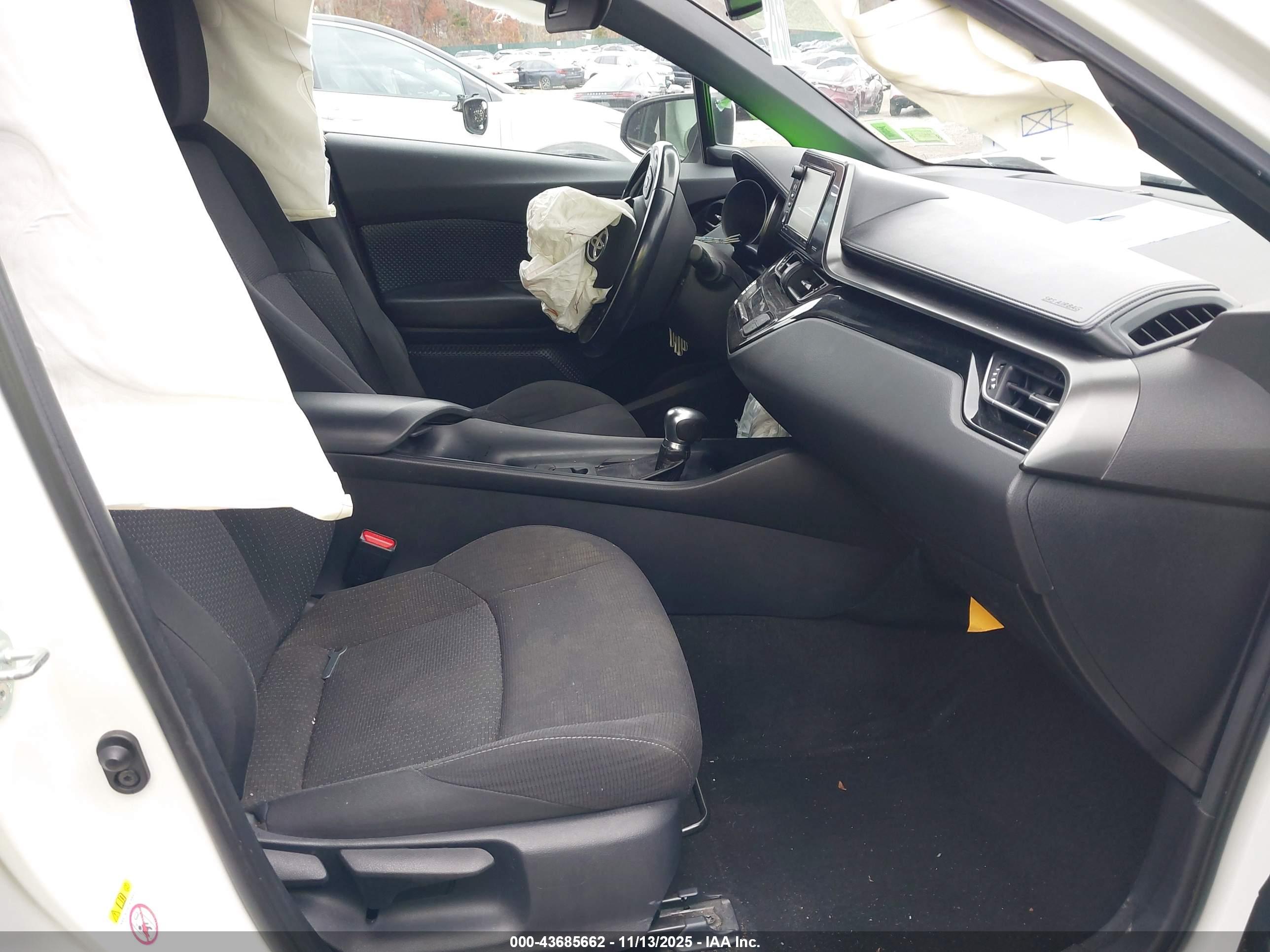 TOYOTA C-HR image 5