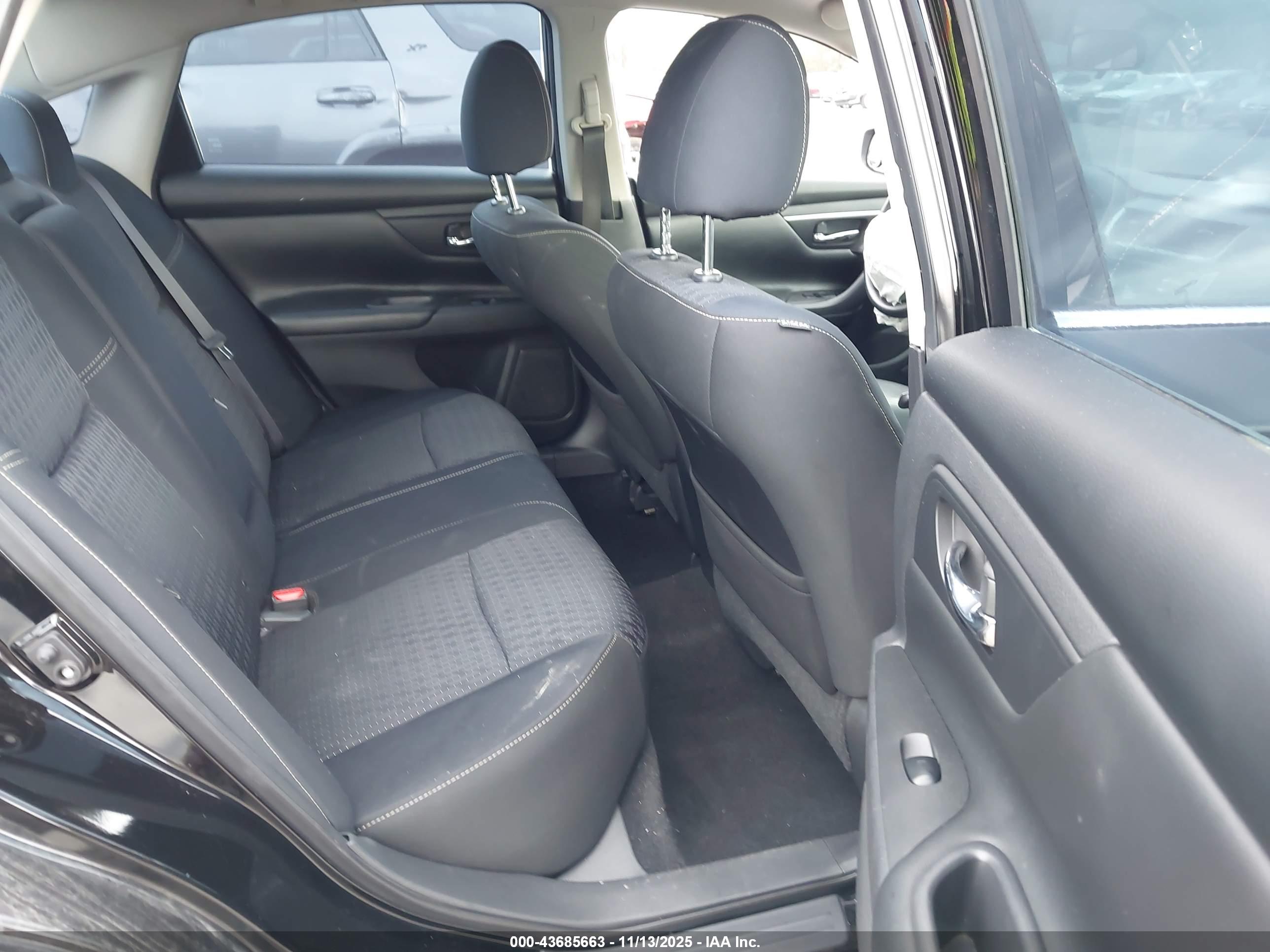 NISSAN ALTIMA image 8