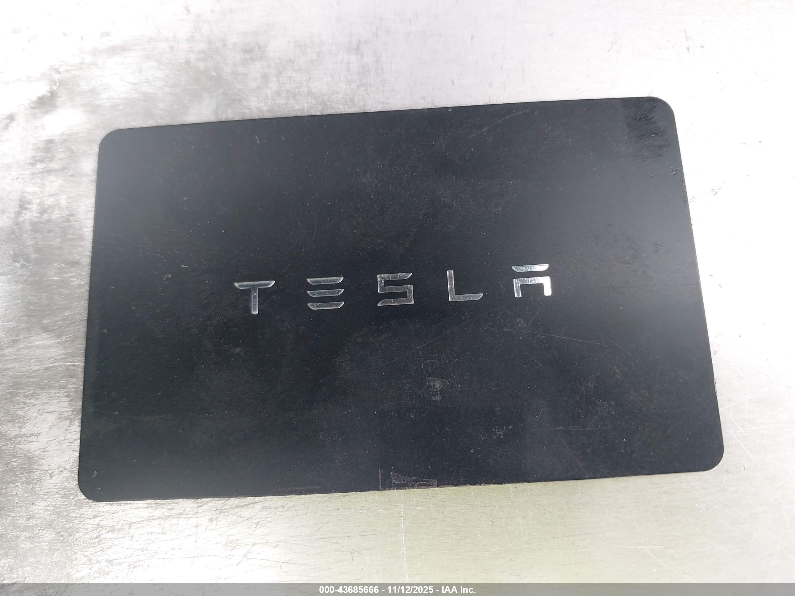 TESLA MODEL image 11