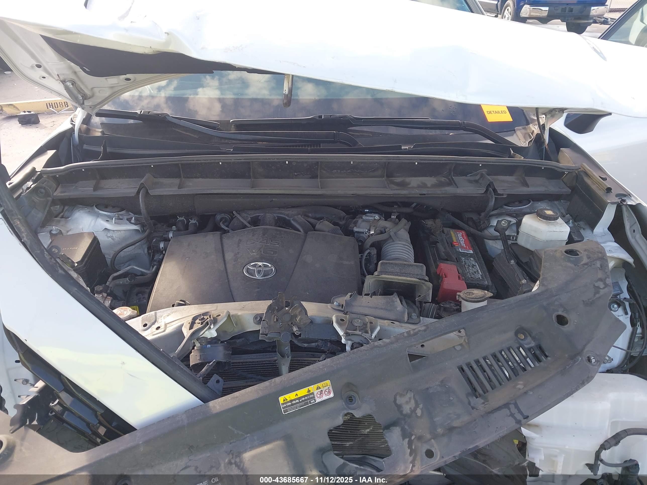 TOYOTA HIGHLANDER image 10