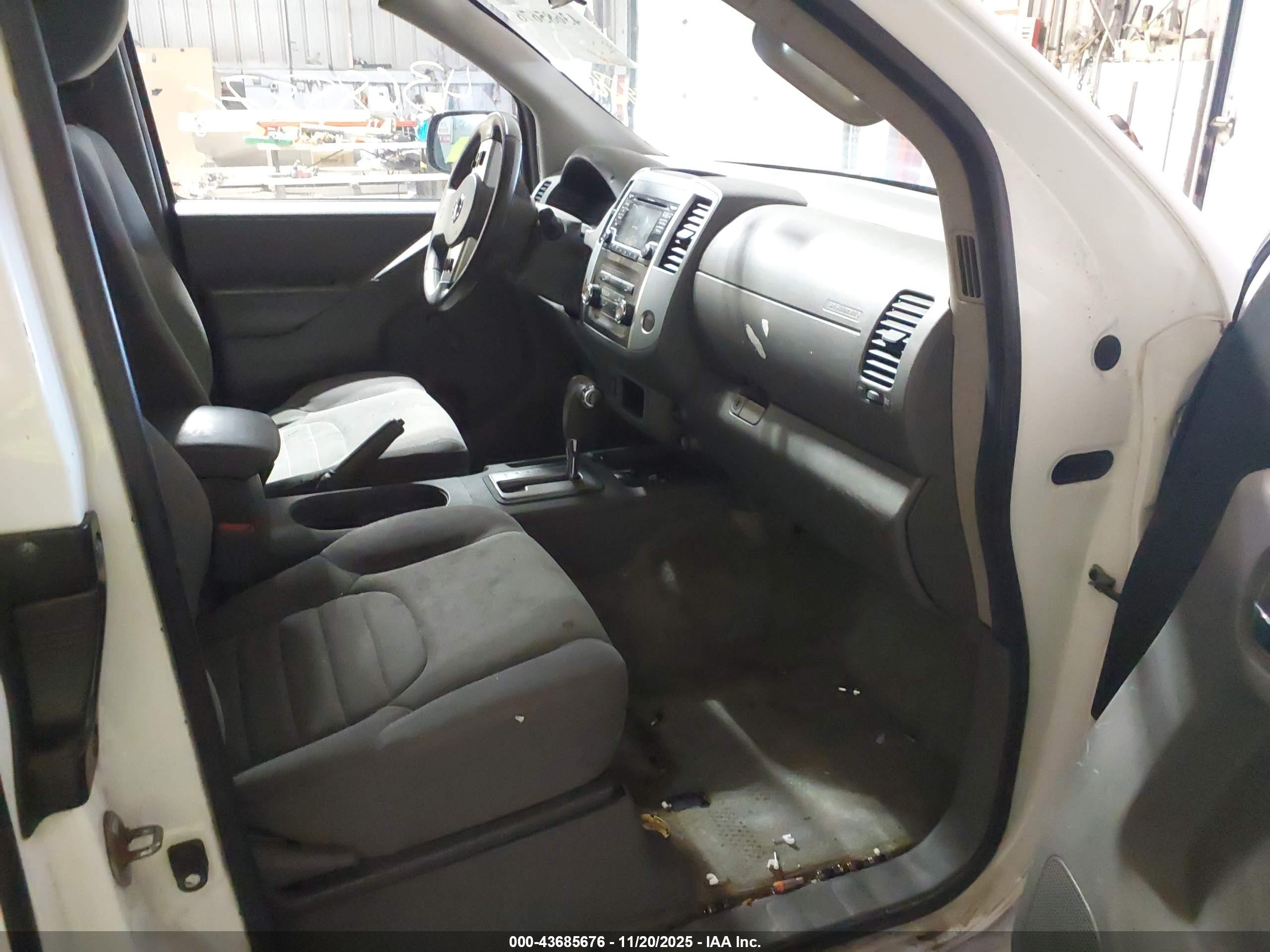 NISSAN FRONTIER image 5