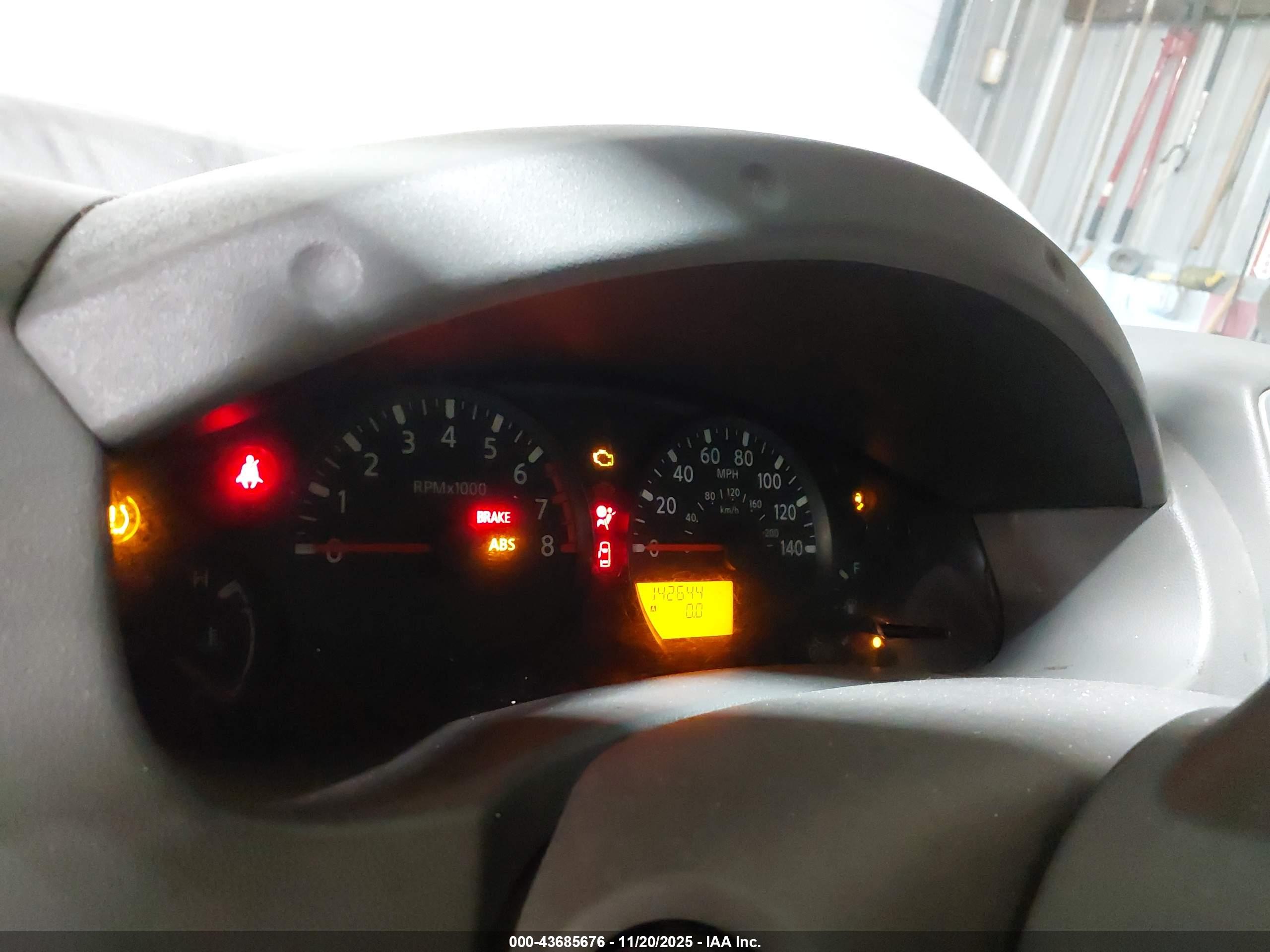 NISSAN FRONTIER image 7