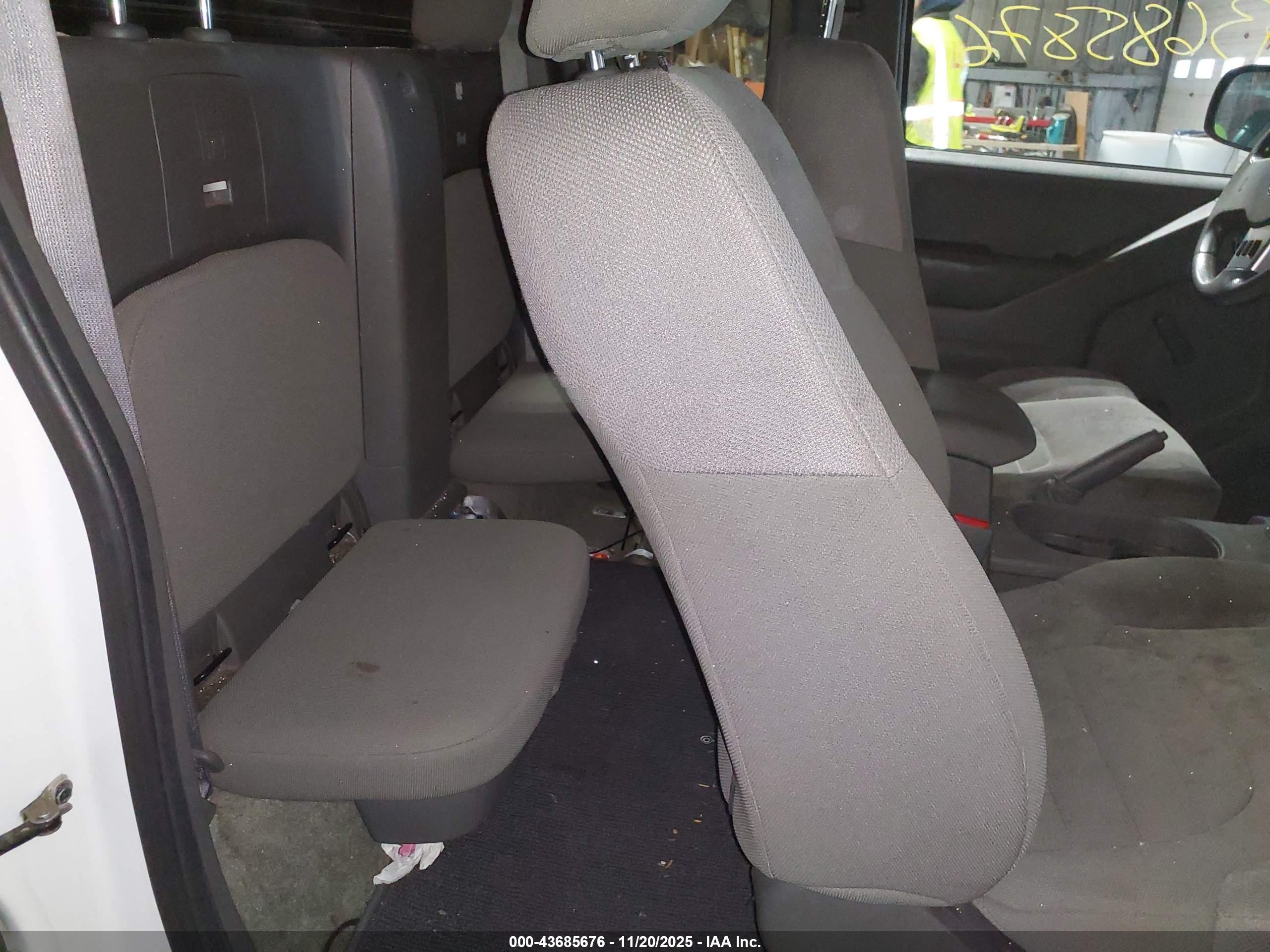 NISSAN FRONTIER image 8