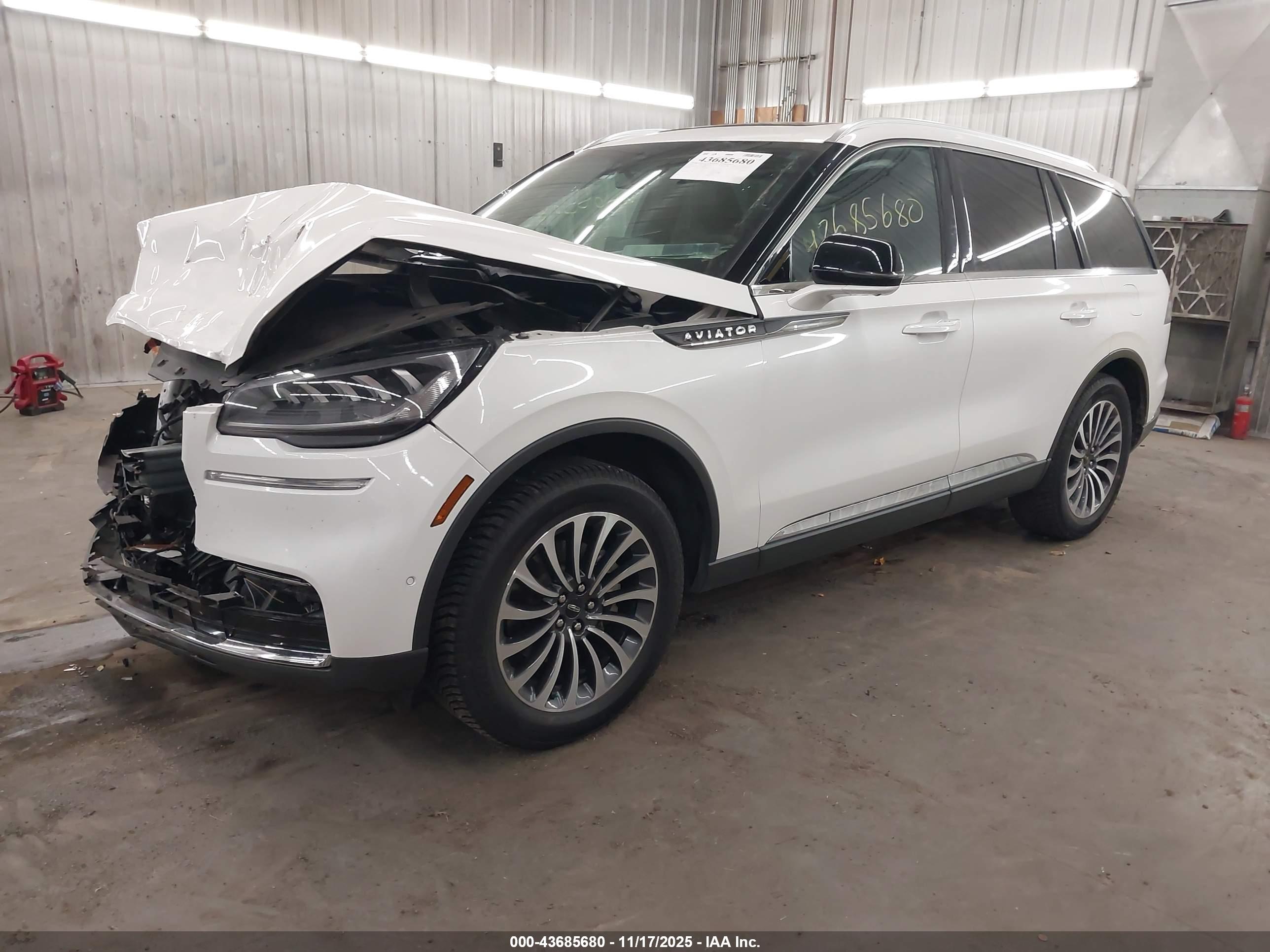LINCOLN AVIATOR image 2