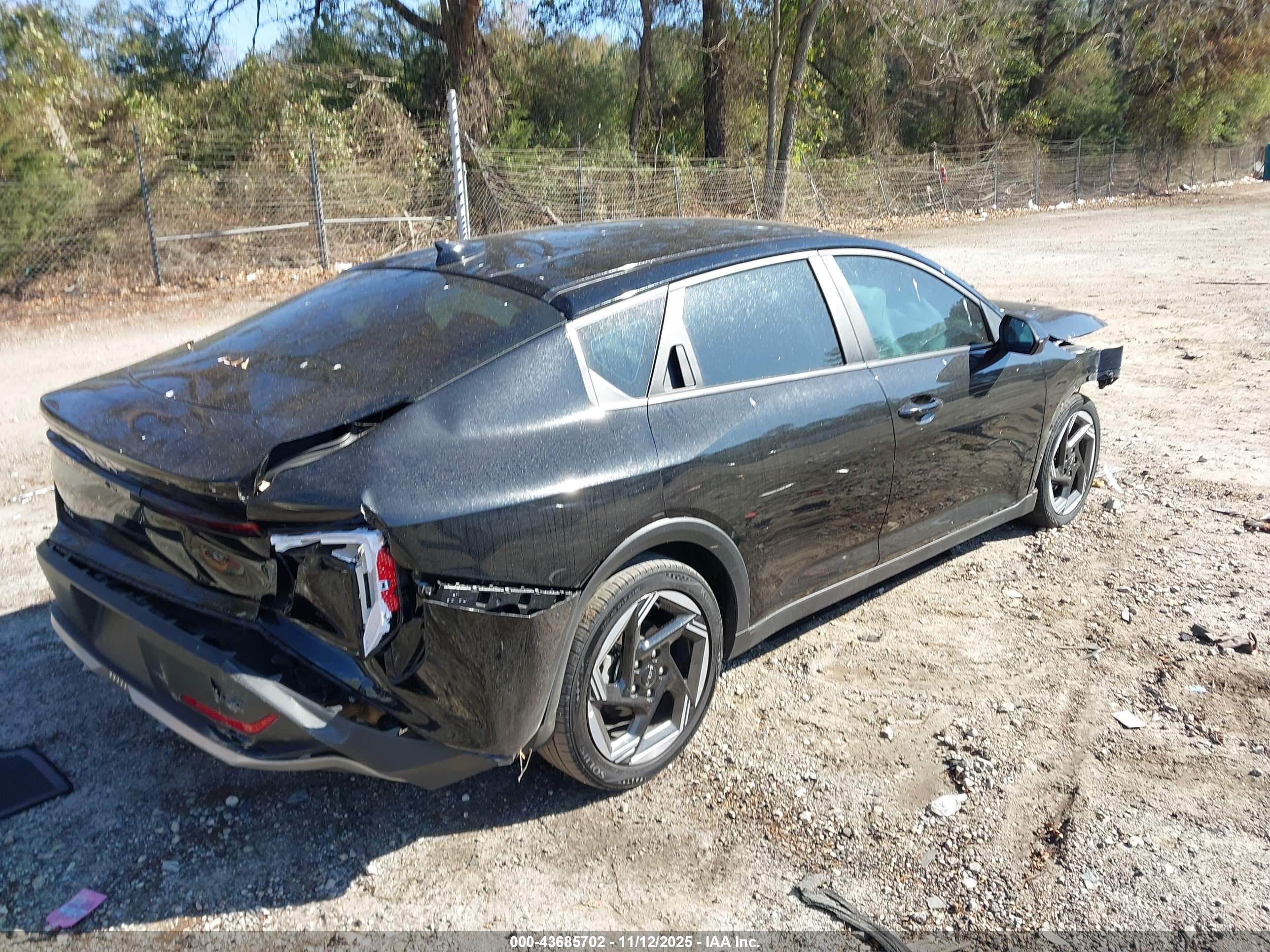 KIA K4 image 4