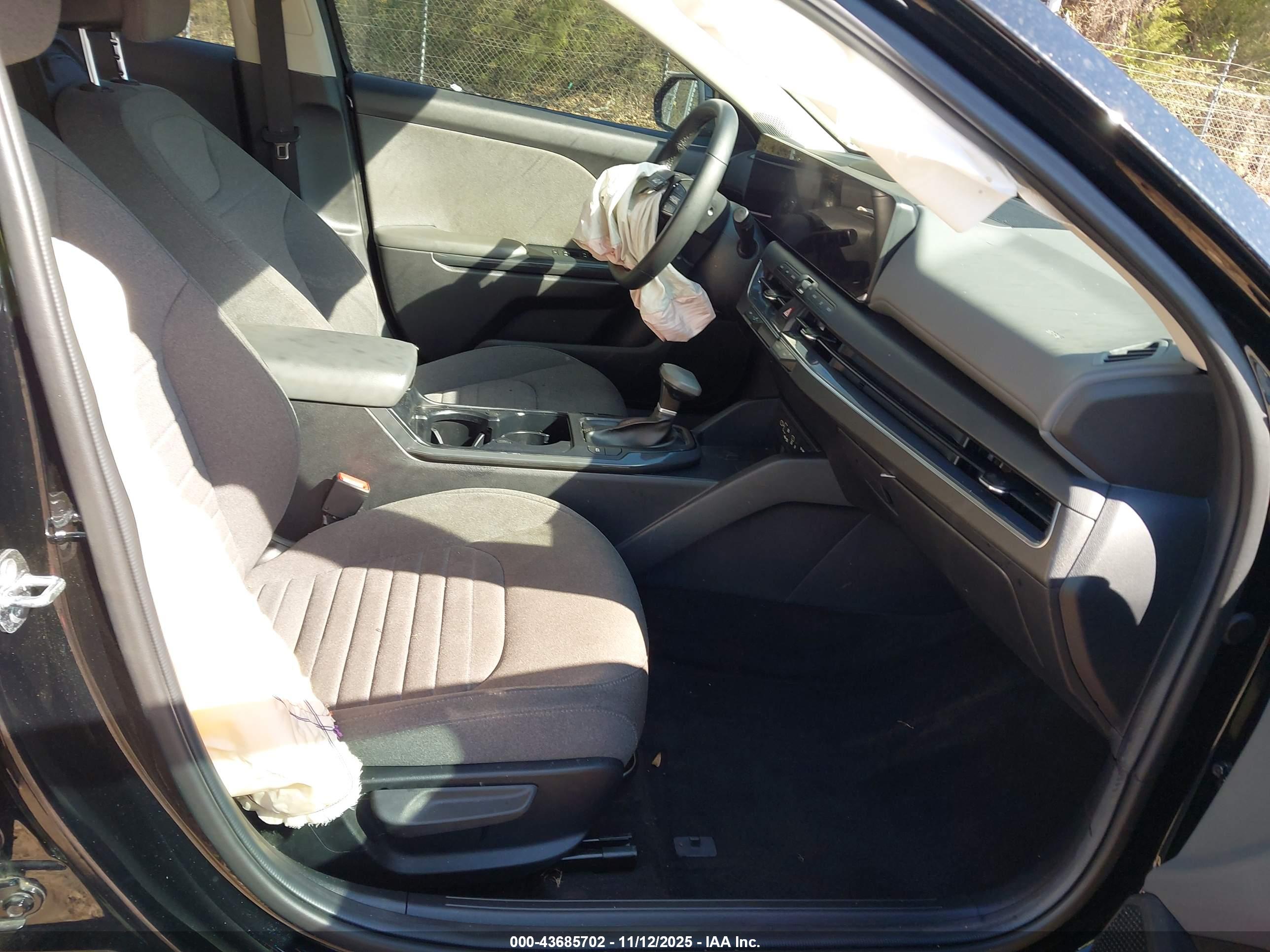 KIA K4 image 5
