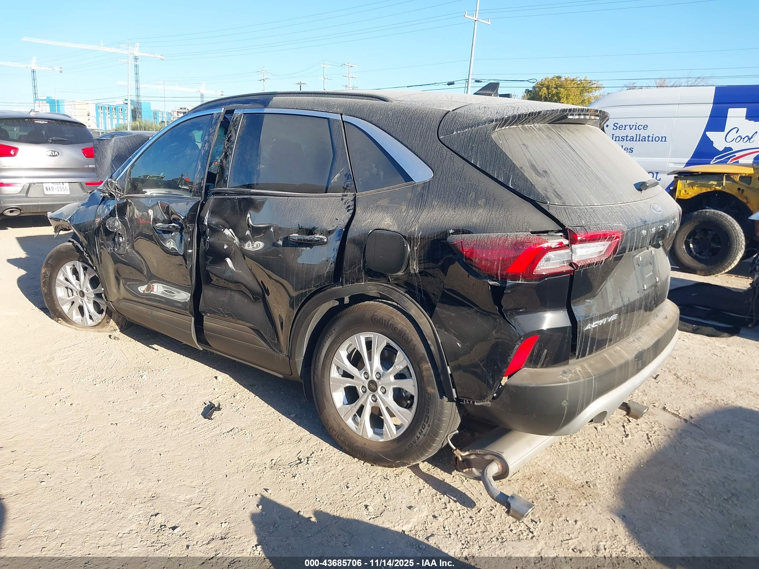 FORD ESCAPE image 3
