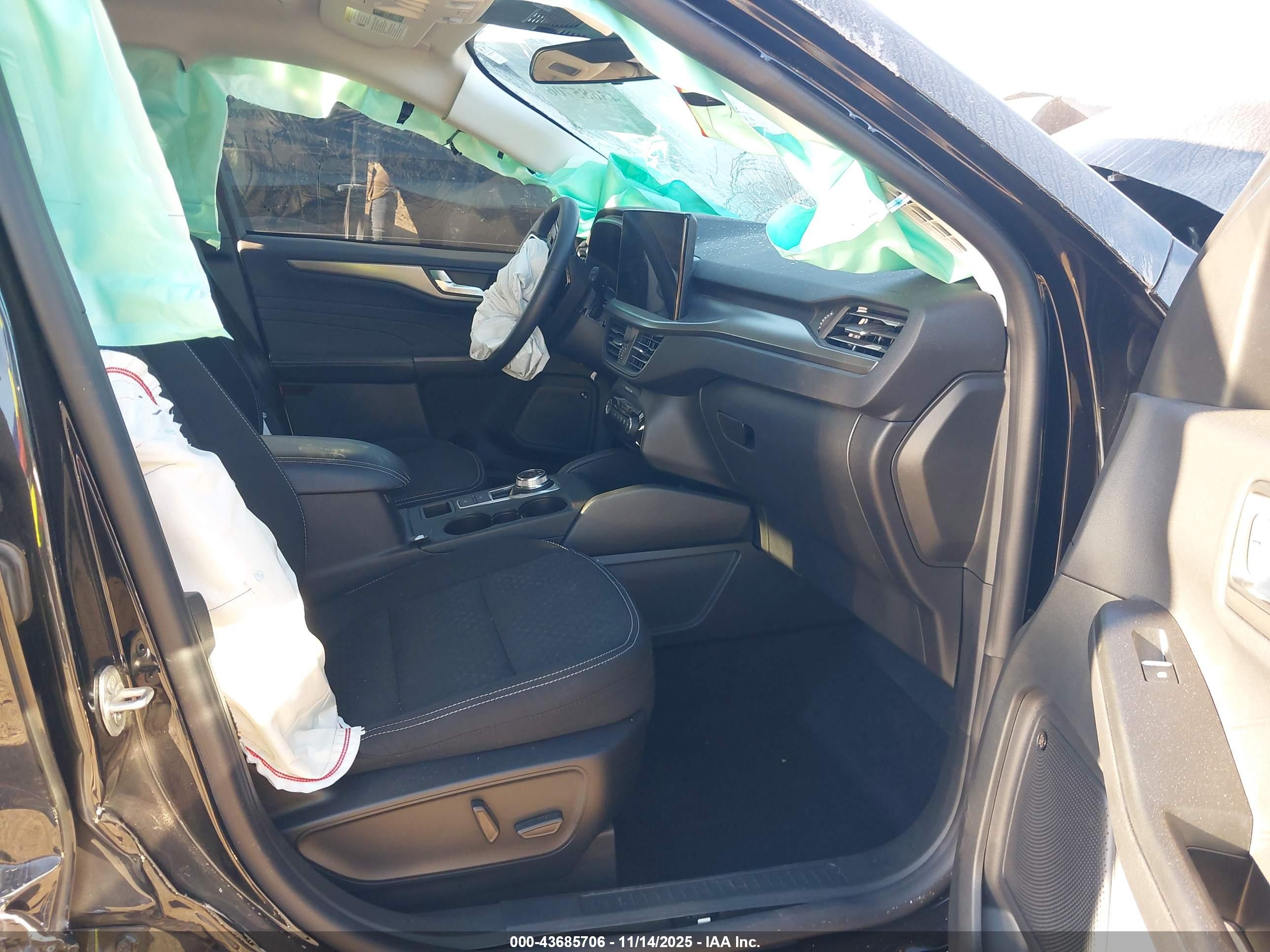 FORD ESCAPE image 5