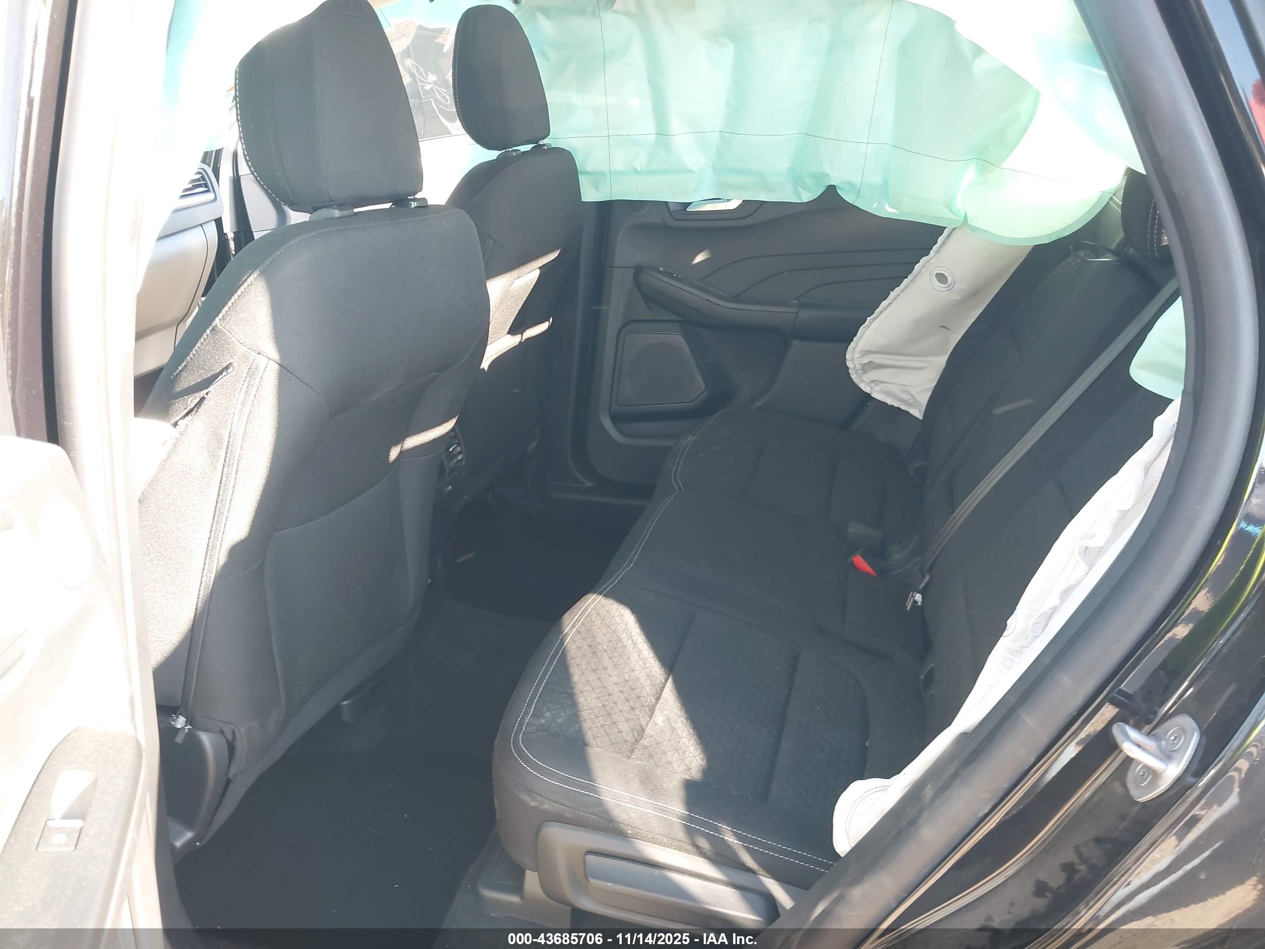 FORD ESCAPE image 8