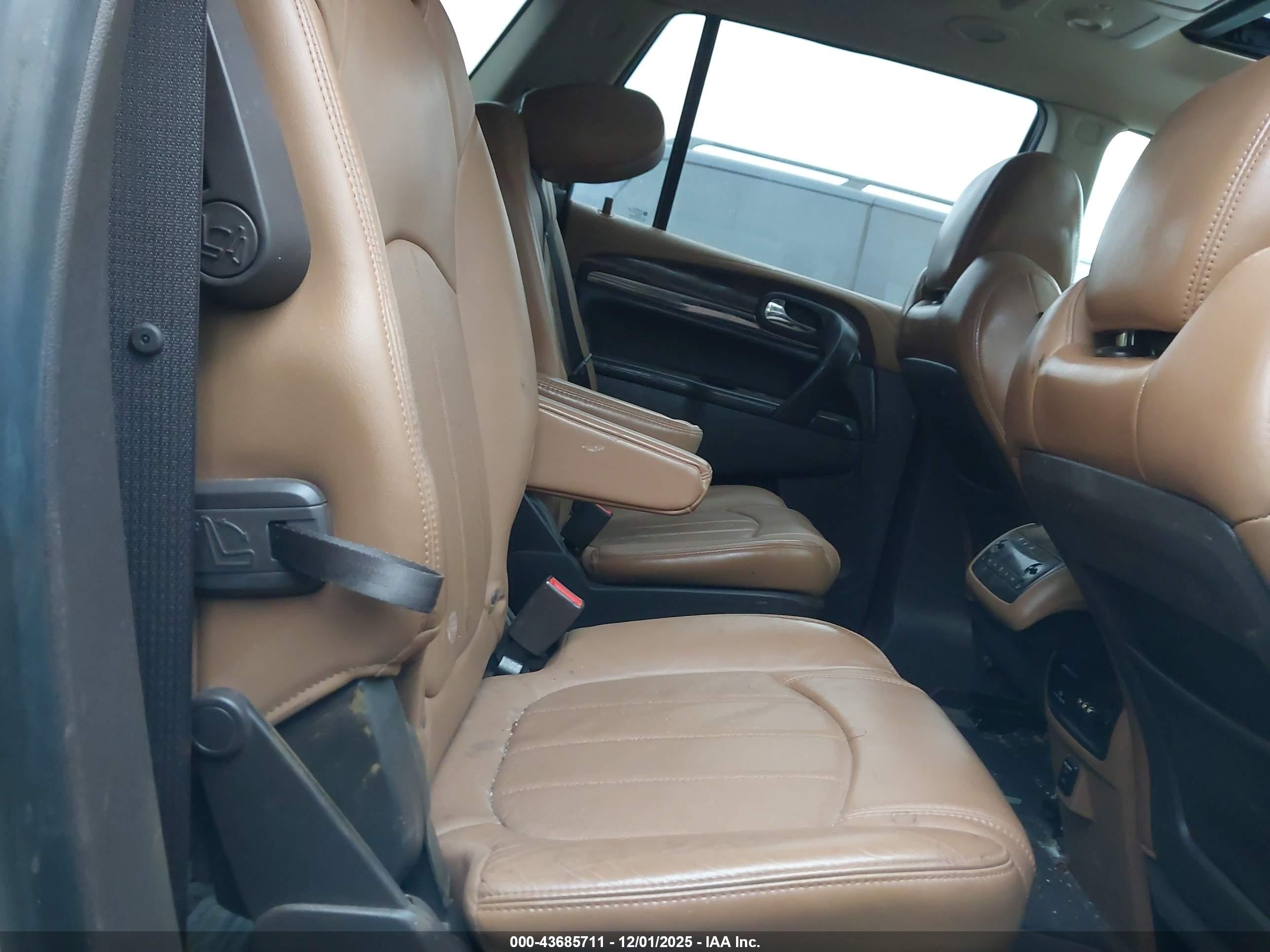 BUICK ENCLAVE image 8