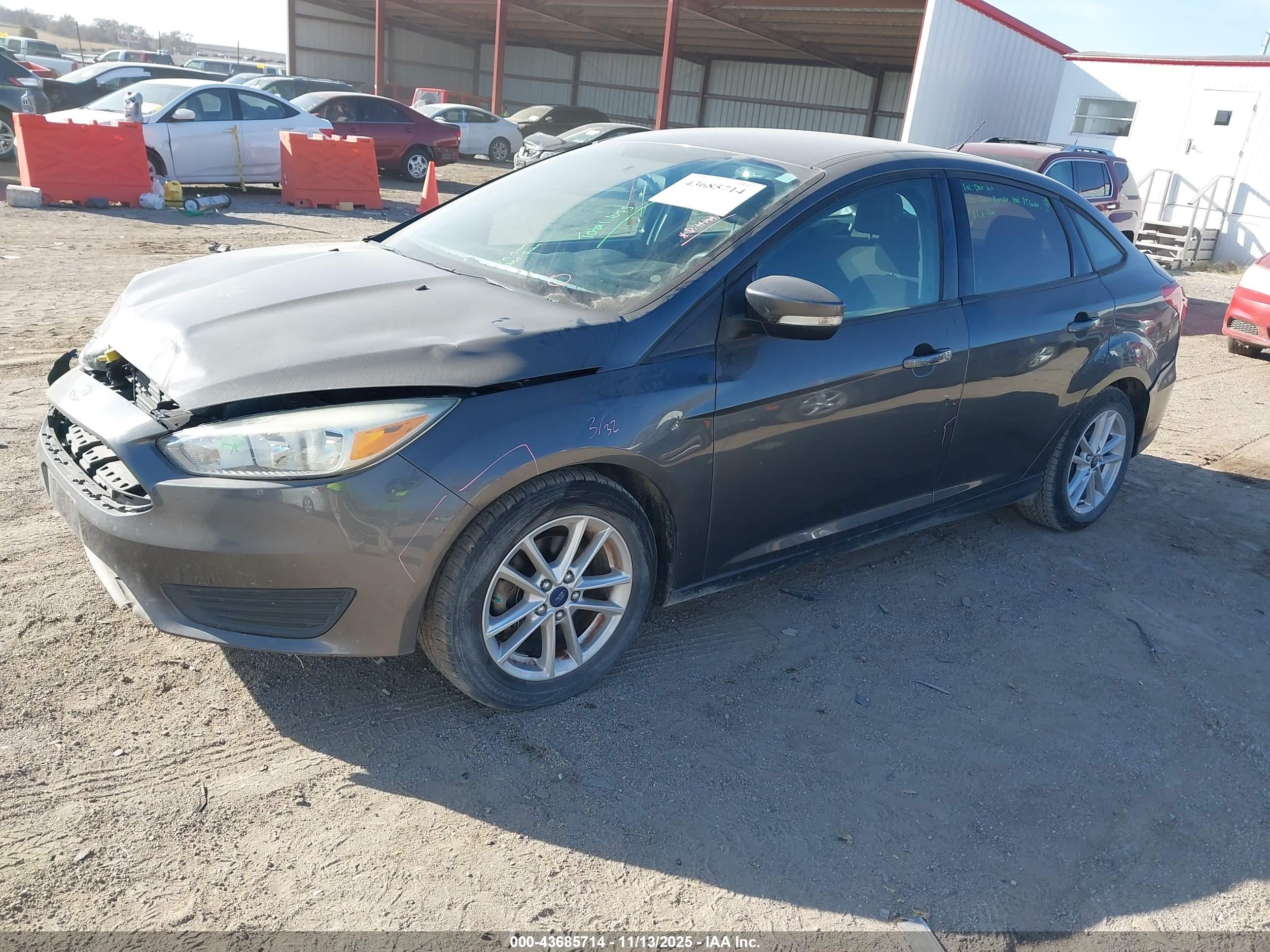 FORD FOCUS image 2