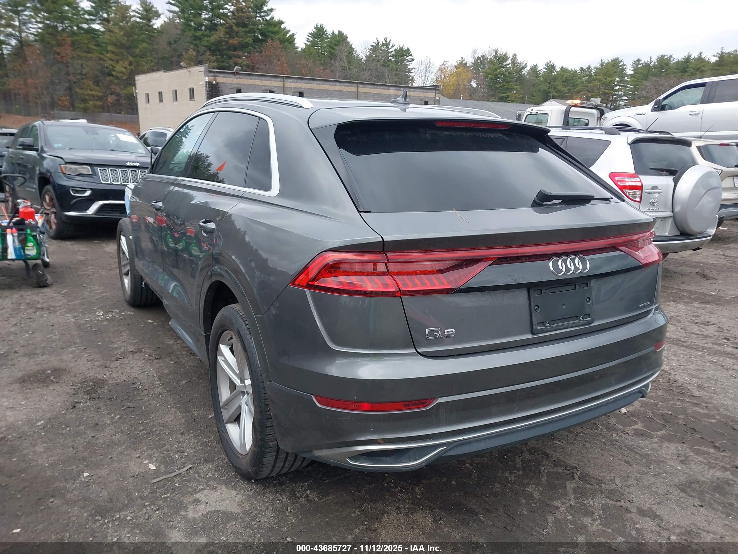 AUDI Q8 image 3