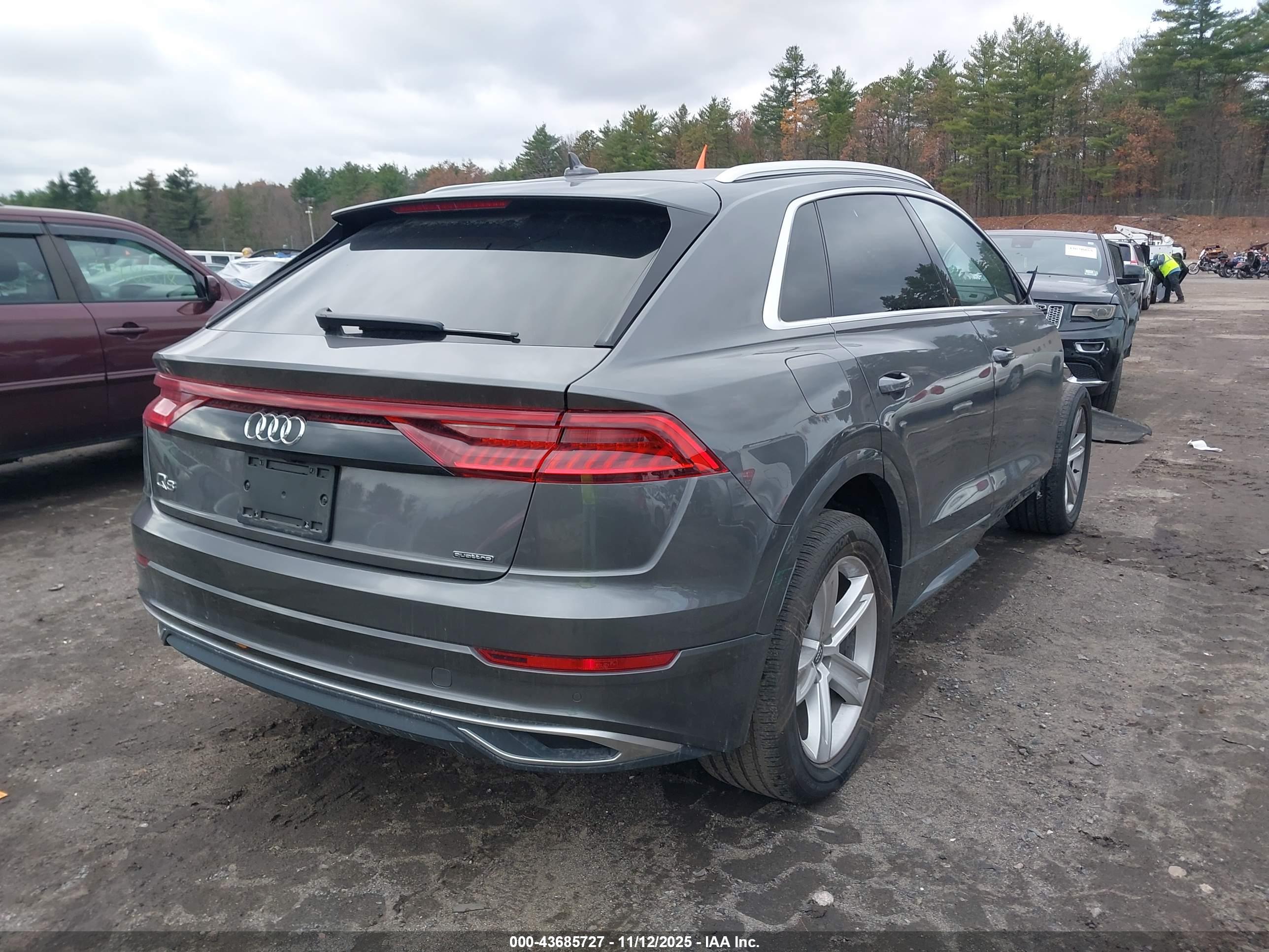 AUDI Q8 image 4