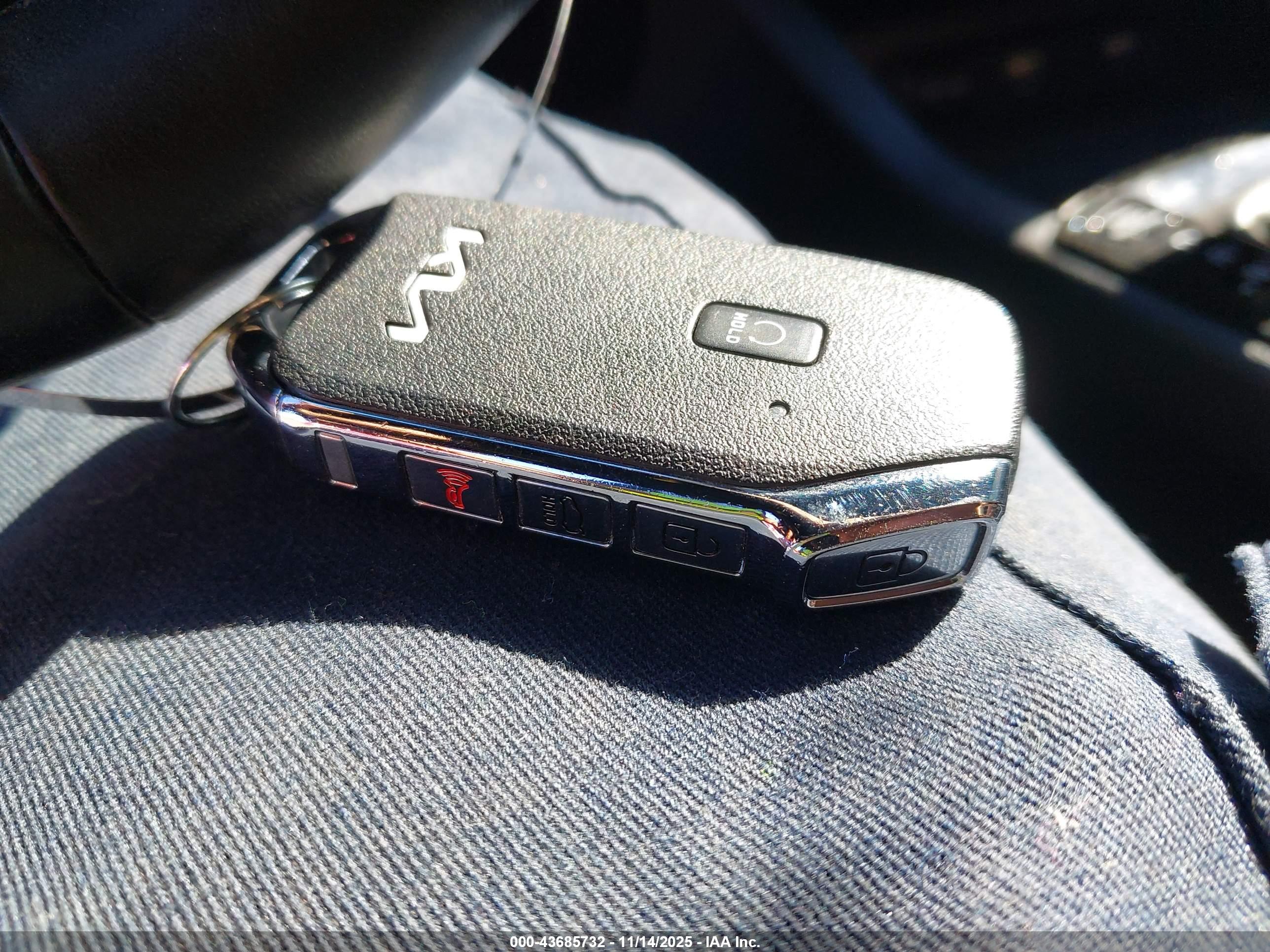 KIA K5 image 11