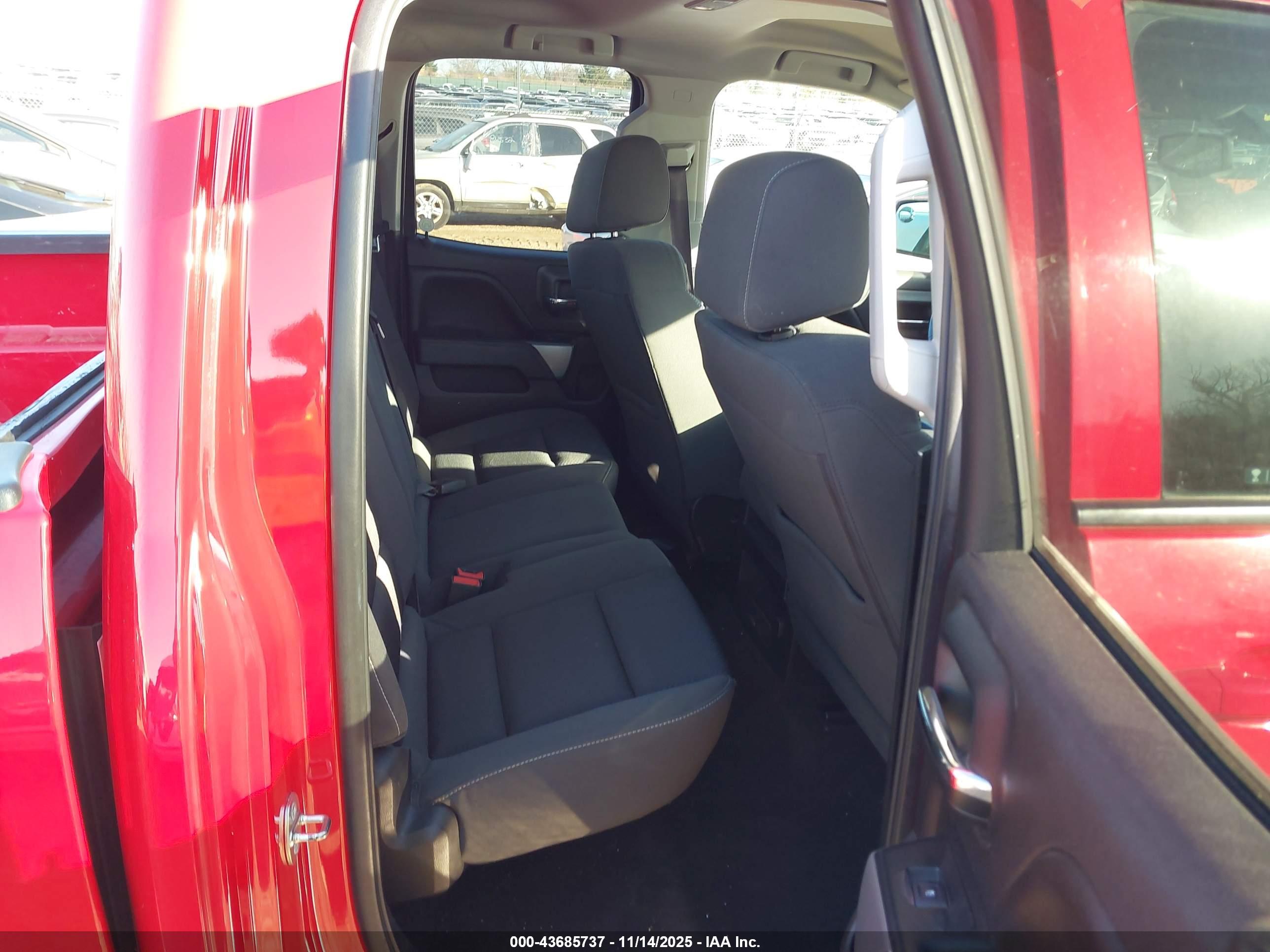 CHEVROLET SILVERADO image 8