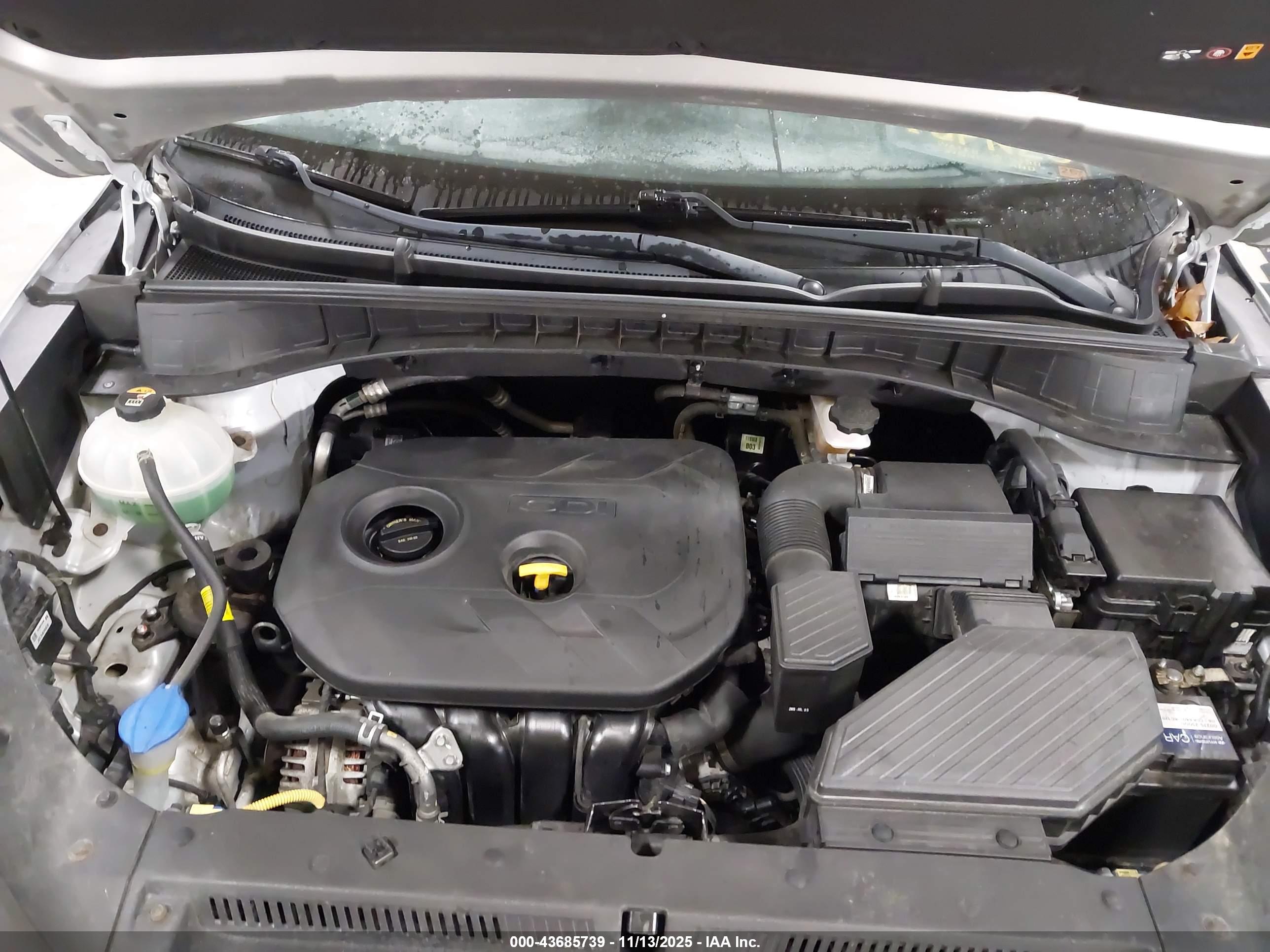 HYUNDAI TUCSON image 10
