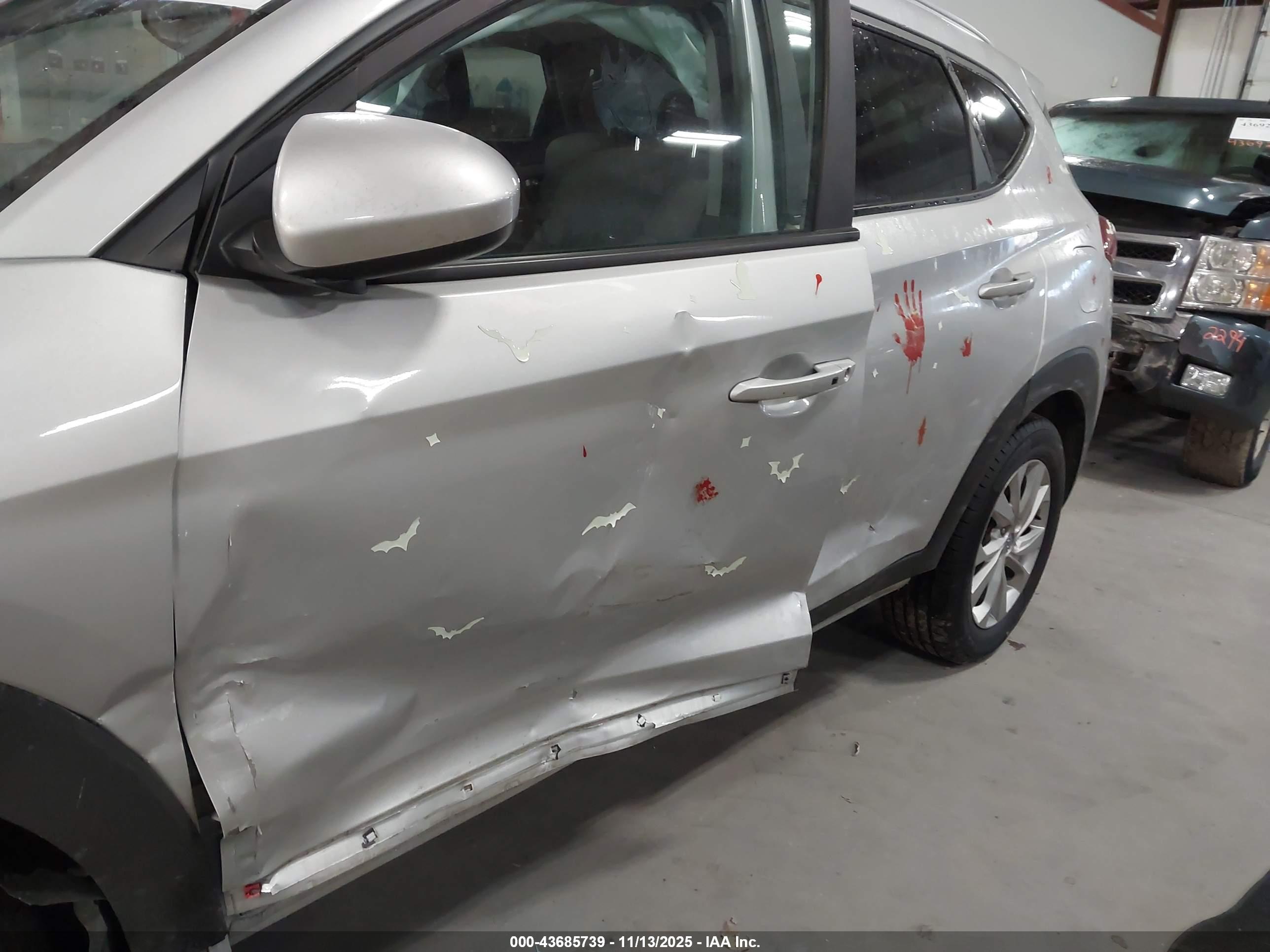 HYUNDAI TUCSON image 6