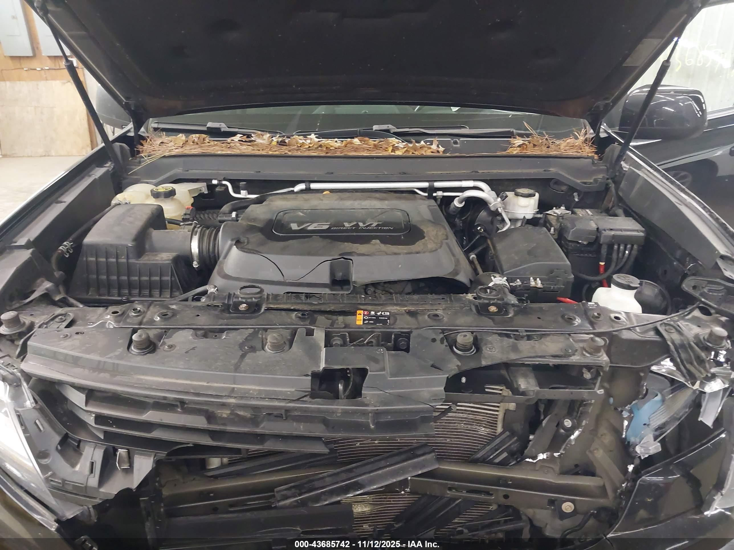 CHEVROLET COLORADO image 10