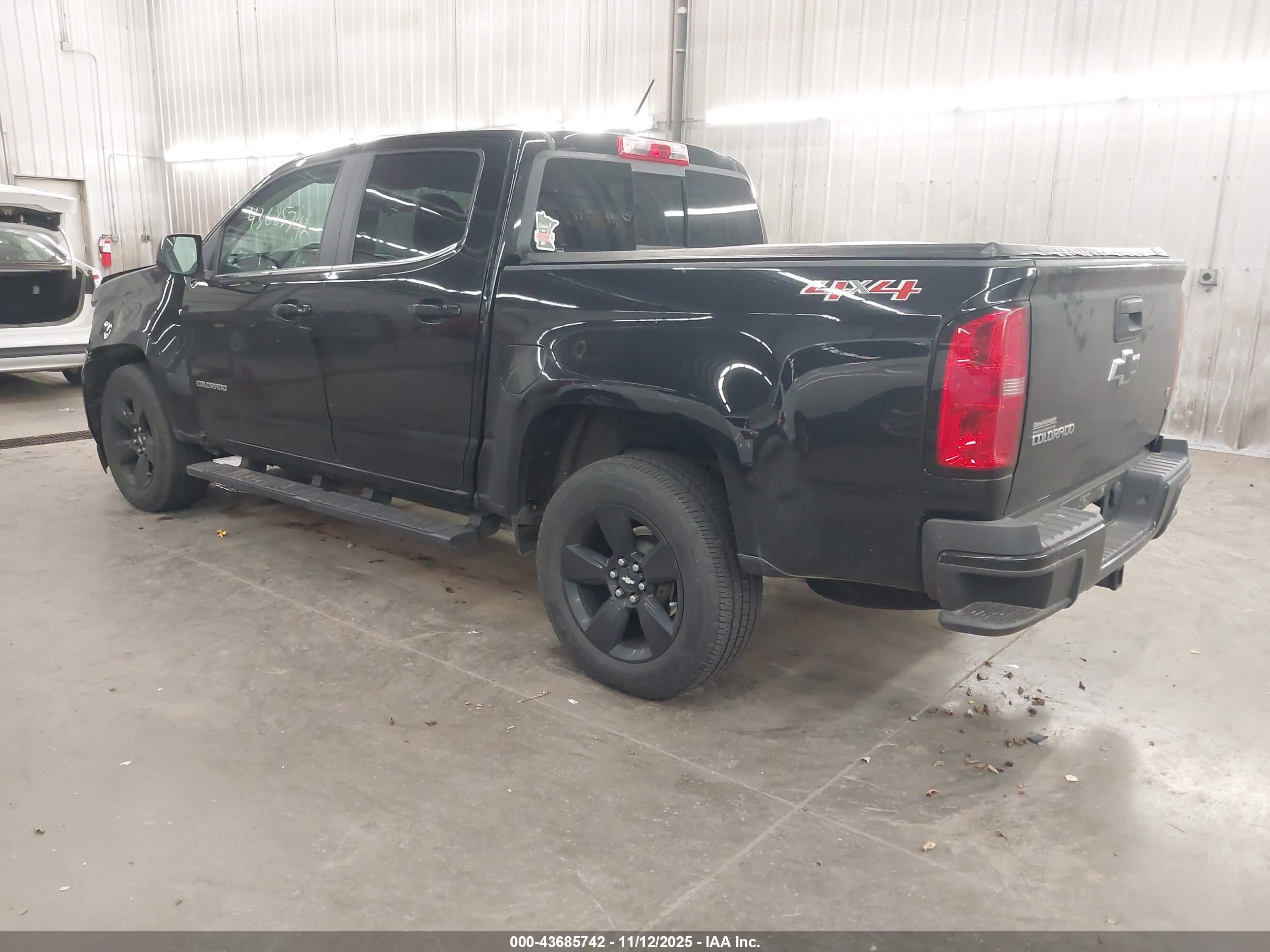 CHEVROLET COLORADO image 3