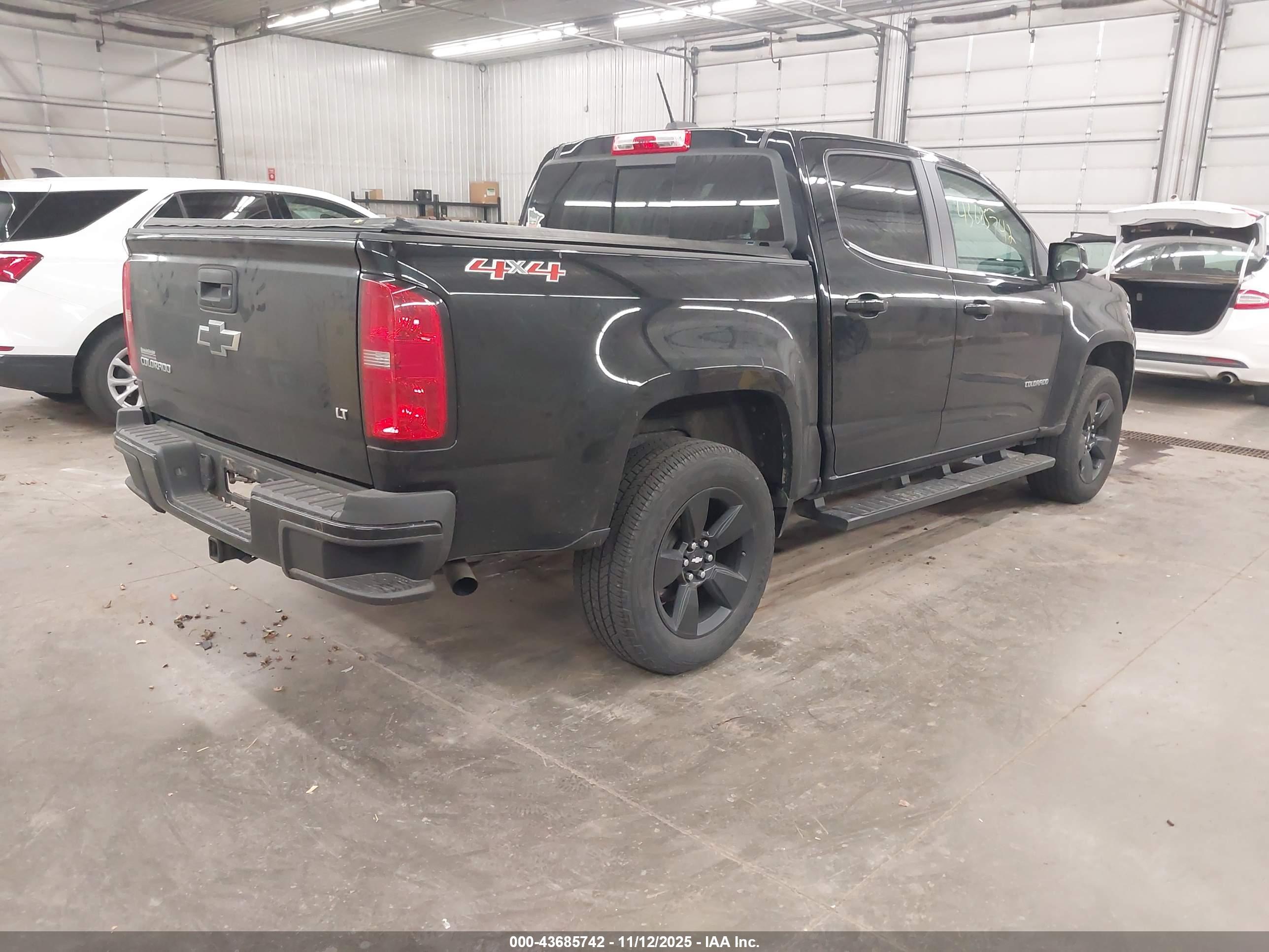 CHEVROLET COLORADO image 4