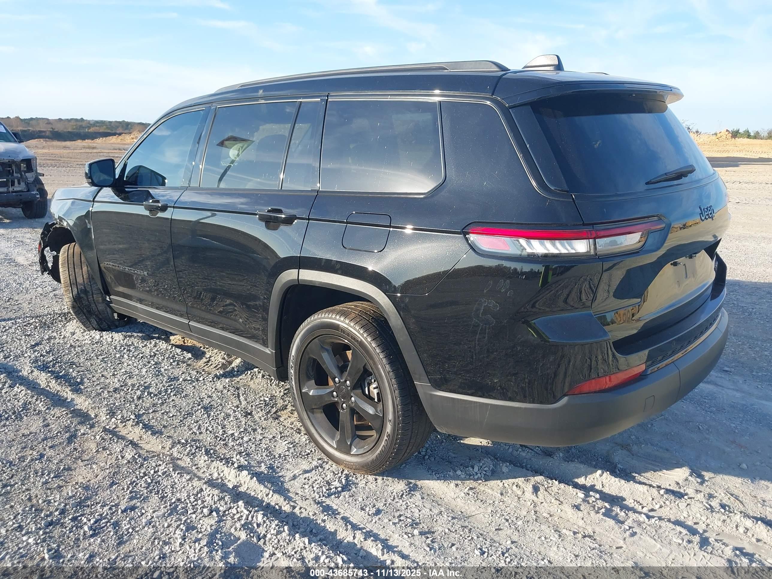 JEEP GRAND image 3