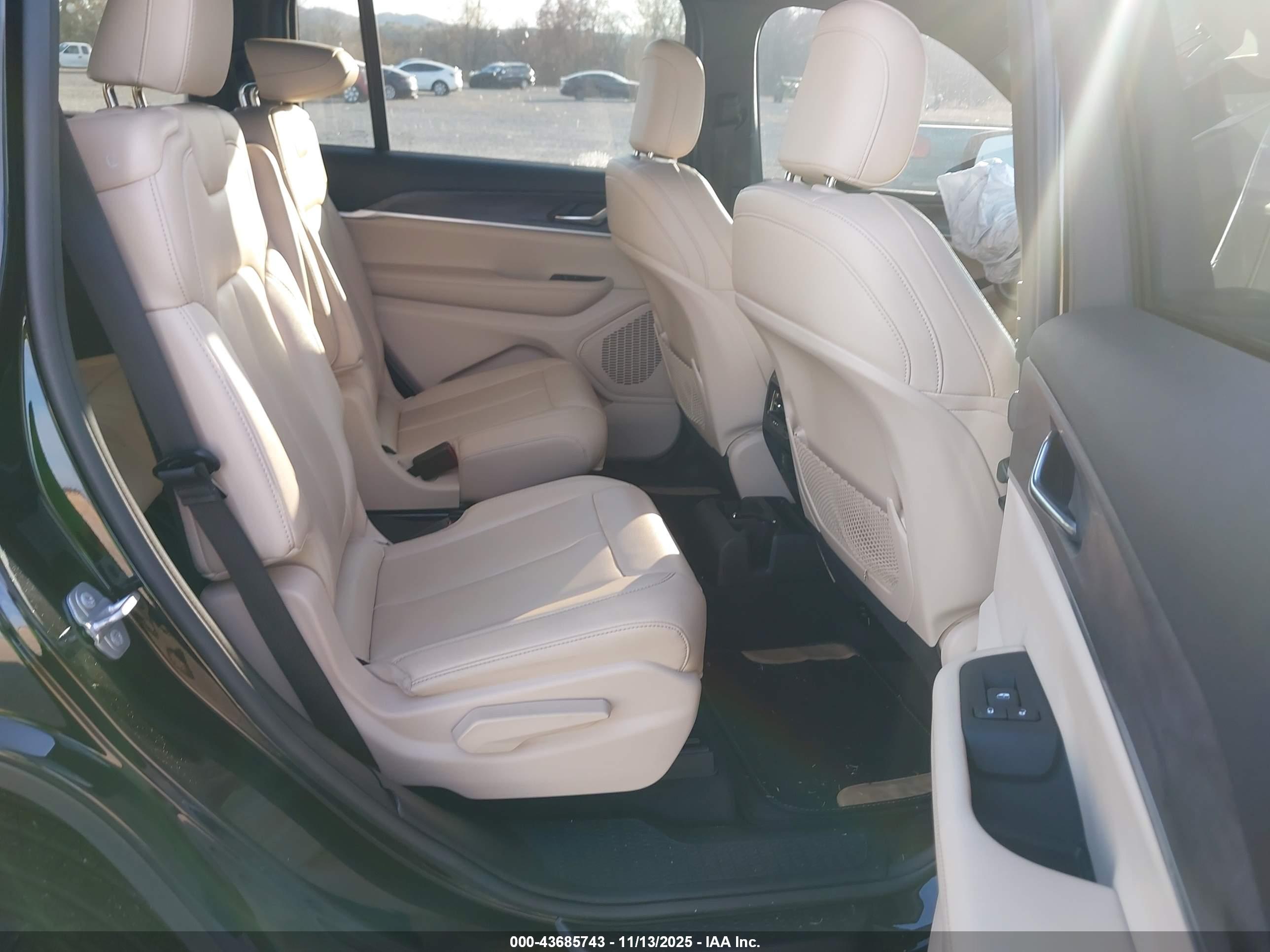JEEP GRAND image 8
