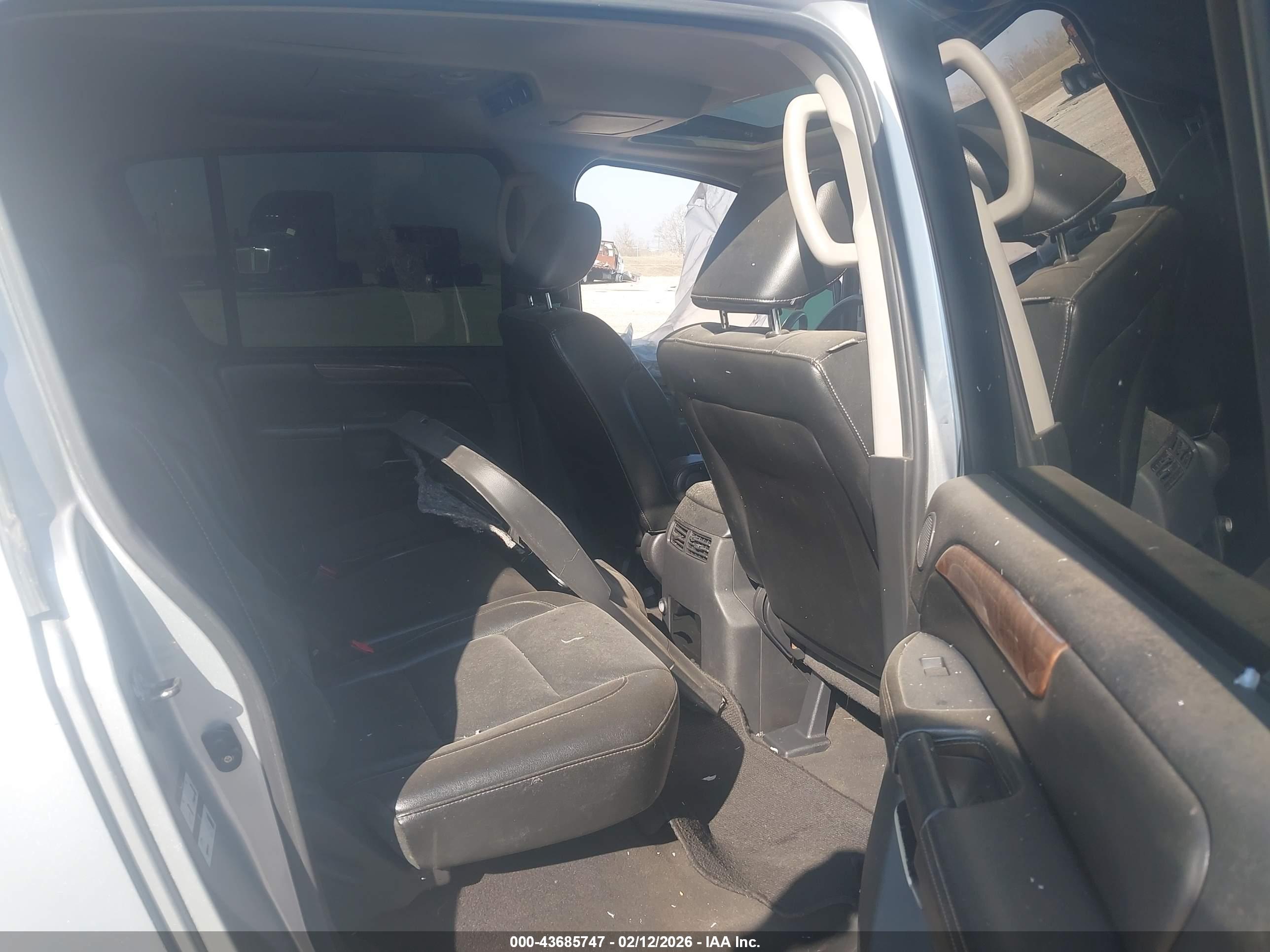 NISSAN ARMADA image 8