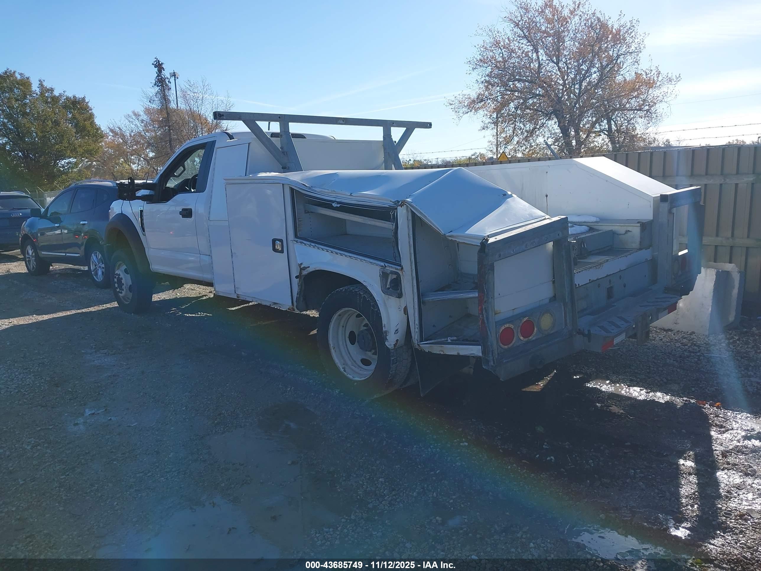 FORD F-550 image 3