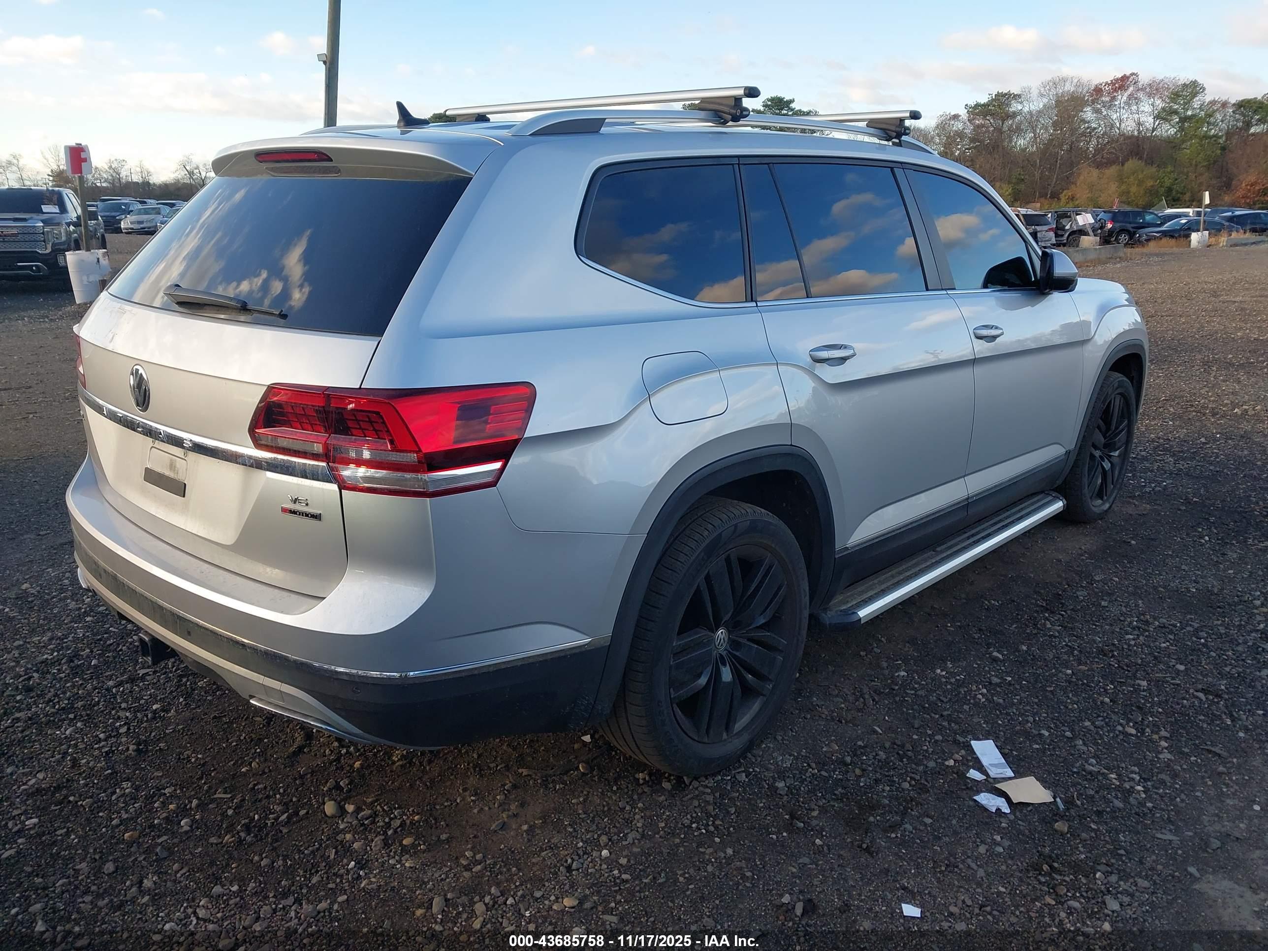 VOLKSWAGEN ATLAS image 4
