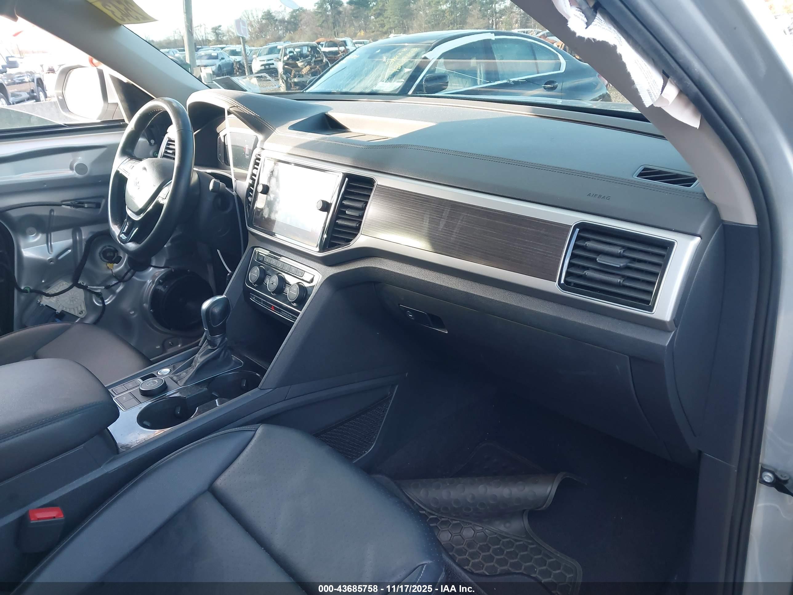 VOLKSWAGEN ATLAS image 5