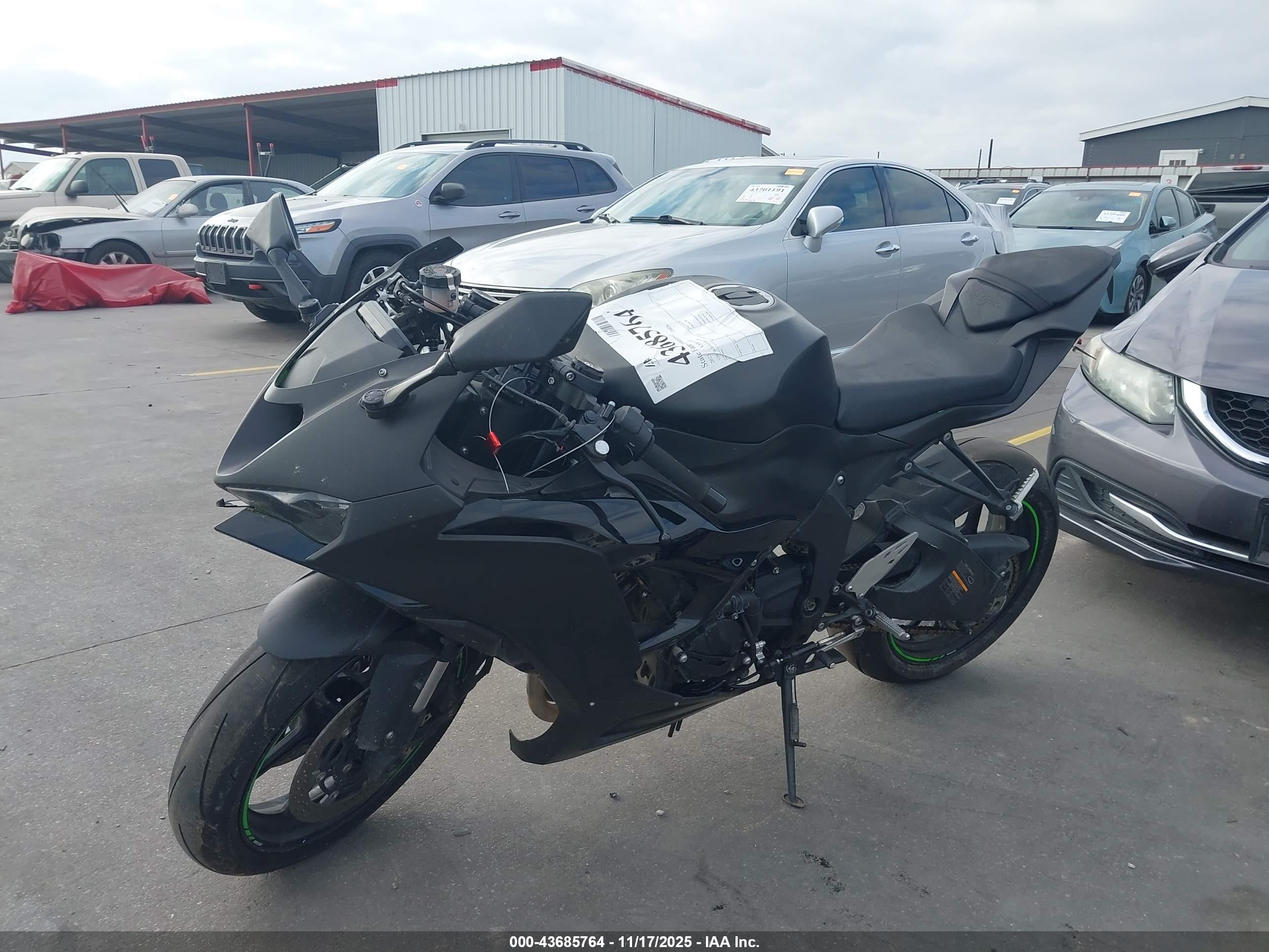 KAWASAKI ZX636 image 2