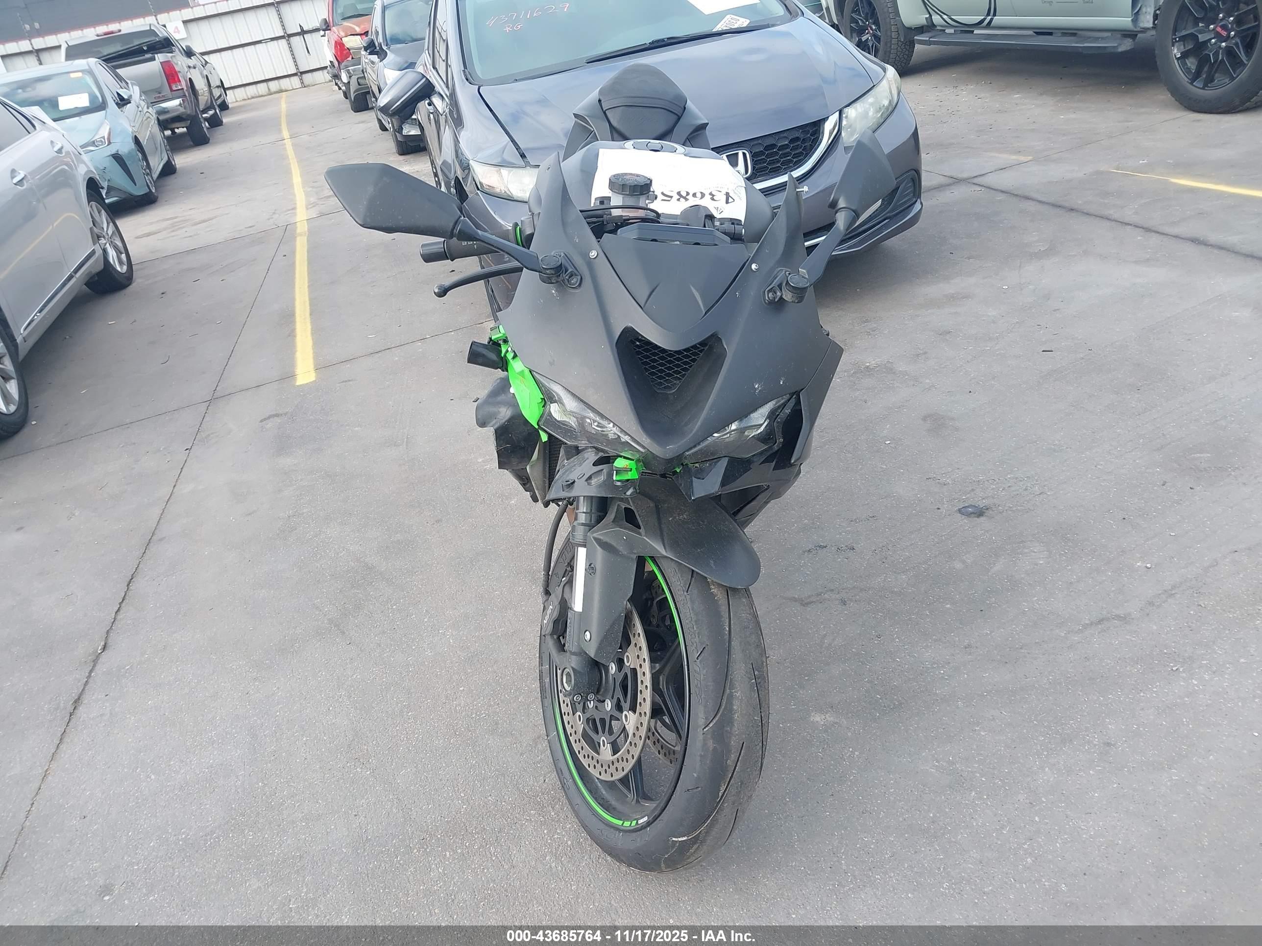 KAWASAKI ZX636 image 5