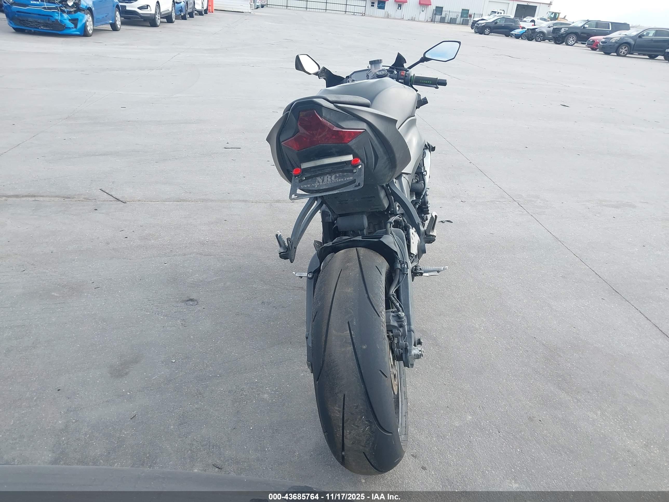 KAWASAKI ZX636 image 6