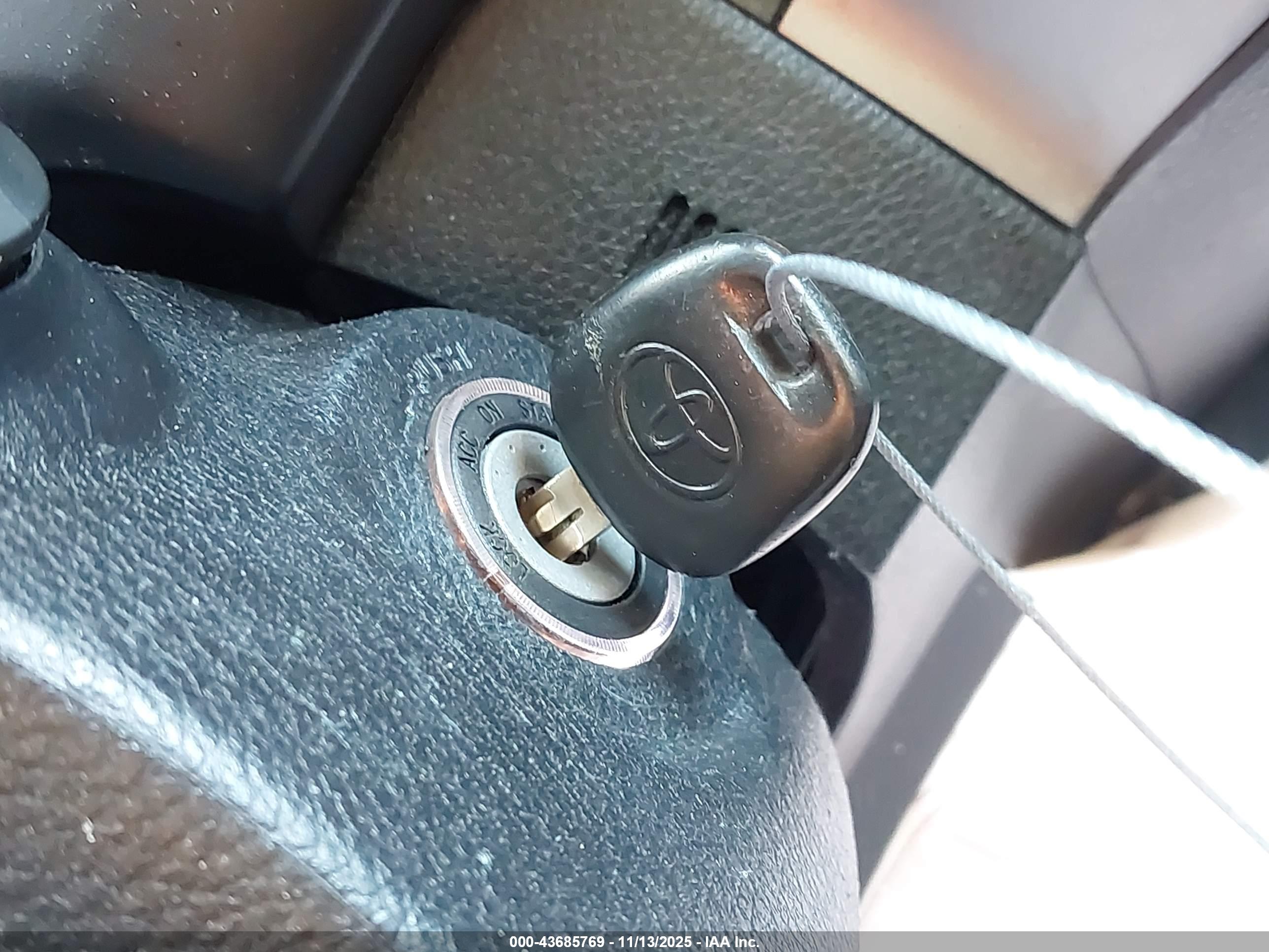 TOYOTA TACOMA image 11