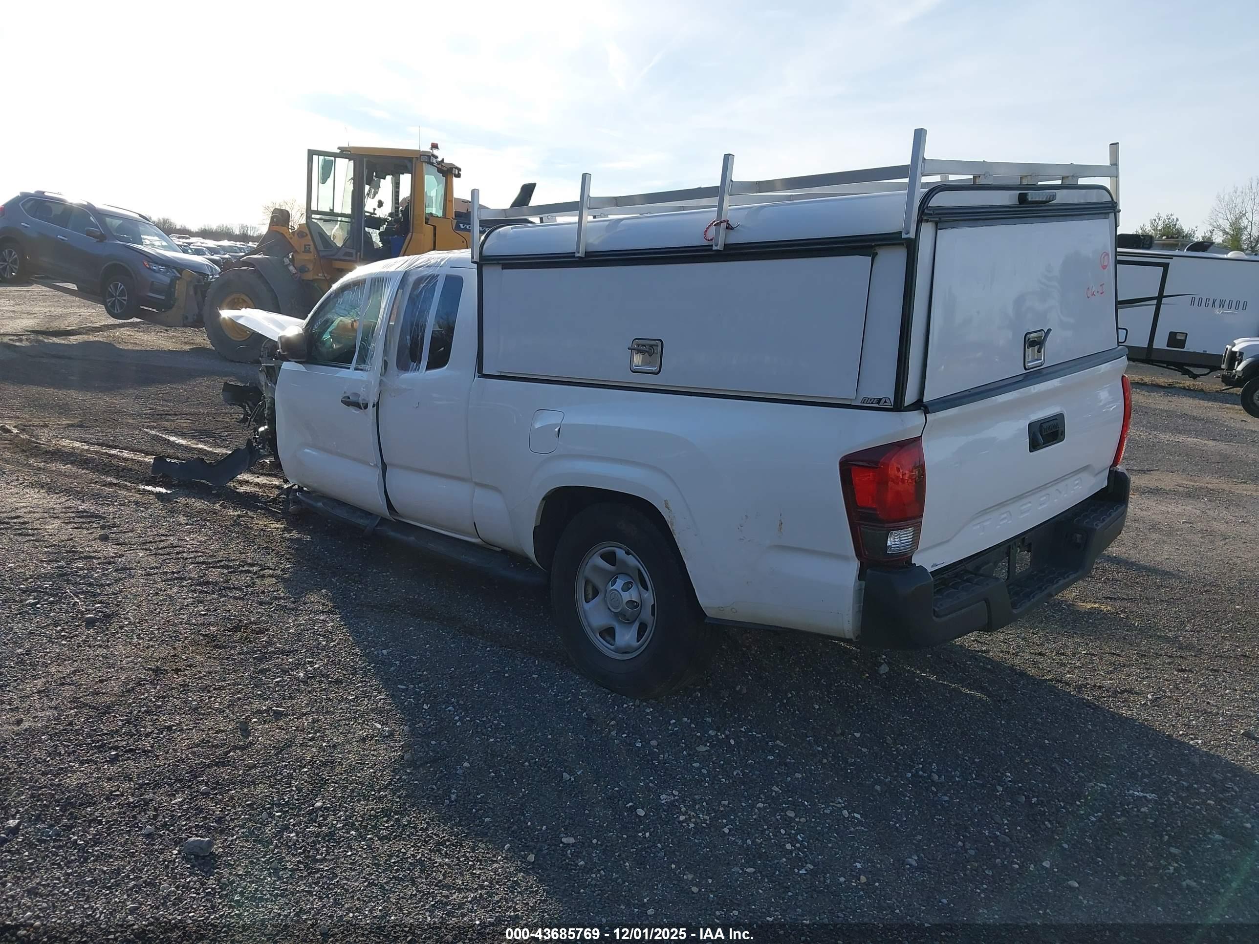TOYOTA TACOMA image 3
